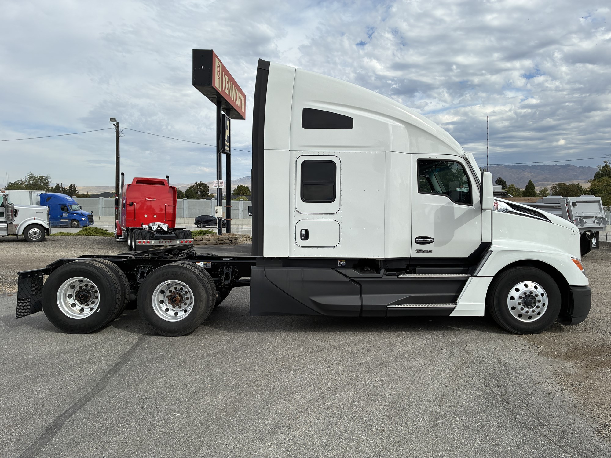 2023 Kenworth T680 Next Gen - image 6 of 6
