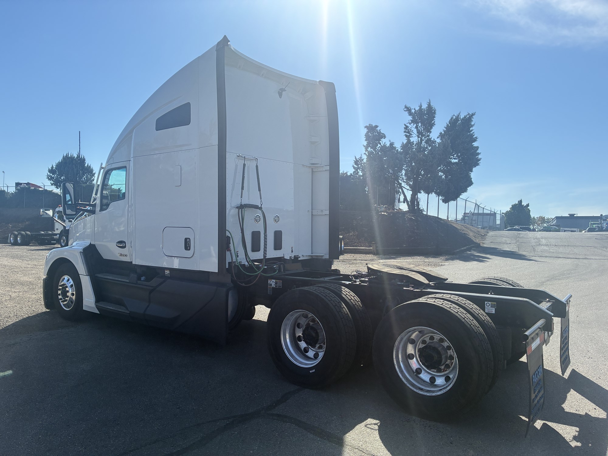 2023 Kenworth T680 Next Gen - image 3 of 6