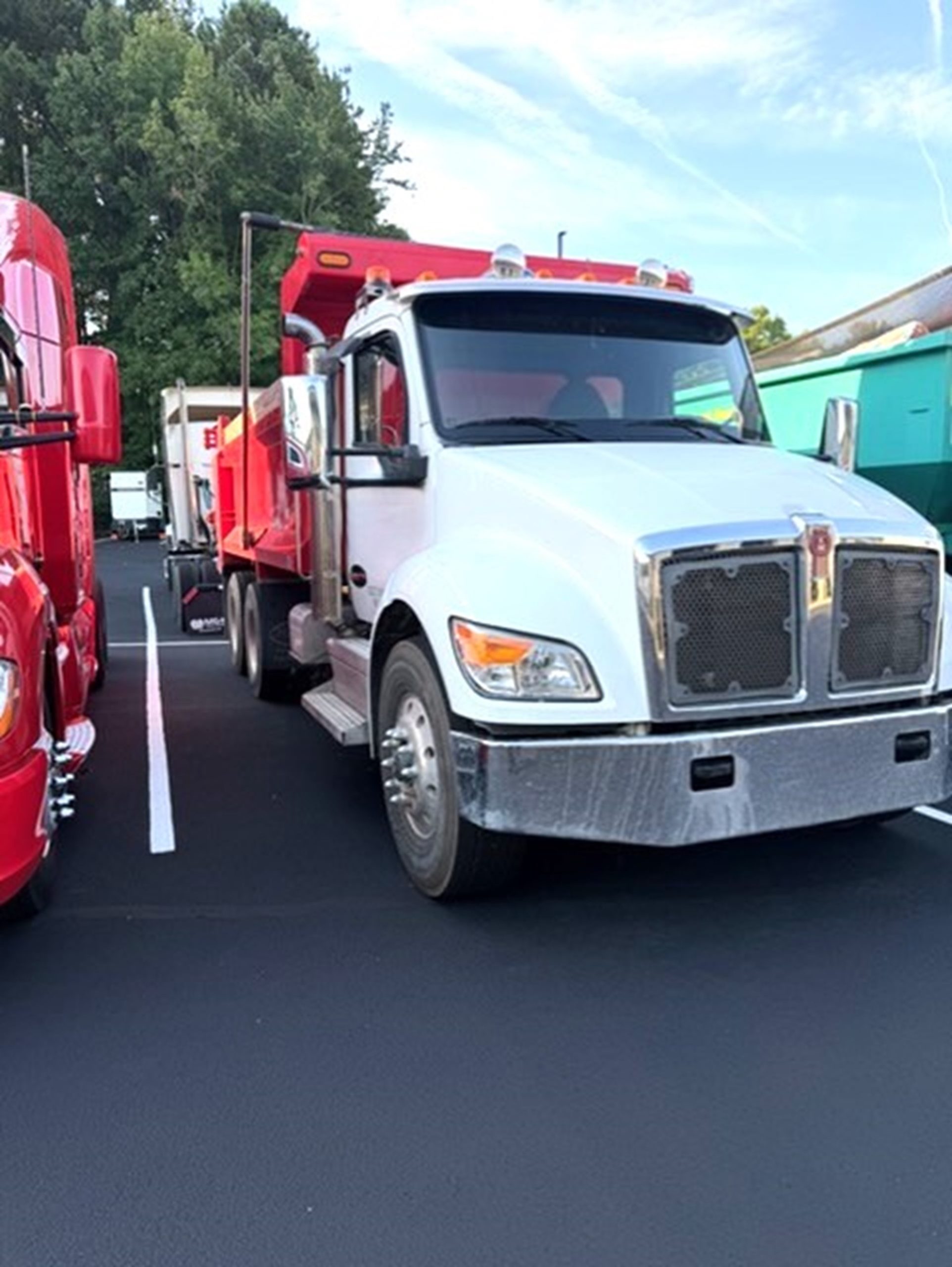 2023 Kenworth T480 2023 Kenworth T480 - image 2 of 3