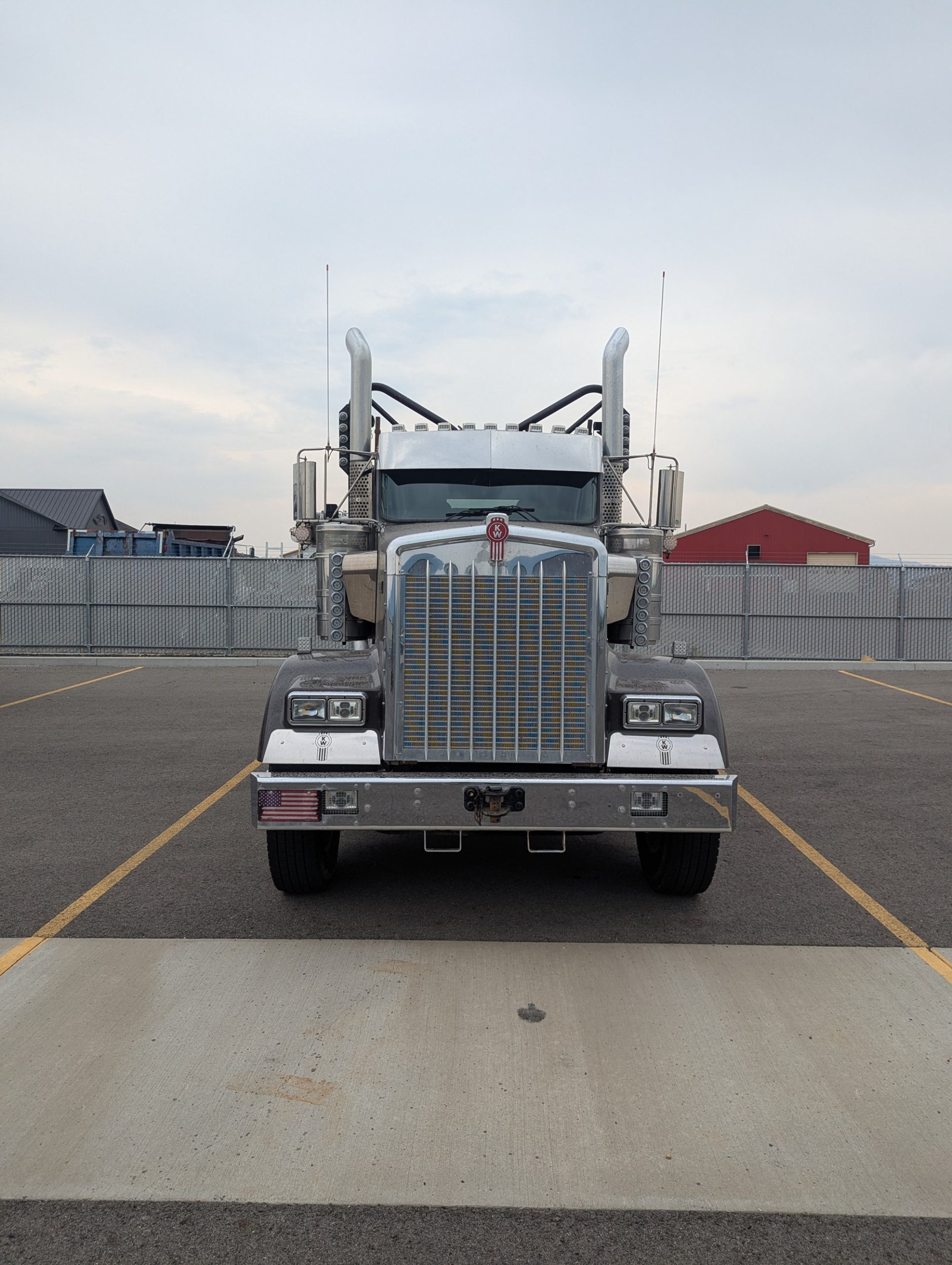 2023 Kenworth W900 in Lewiston, ID — photo 2