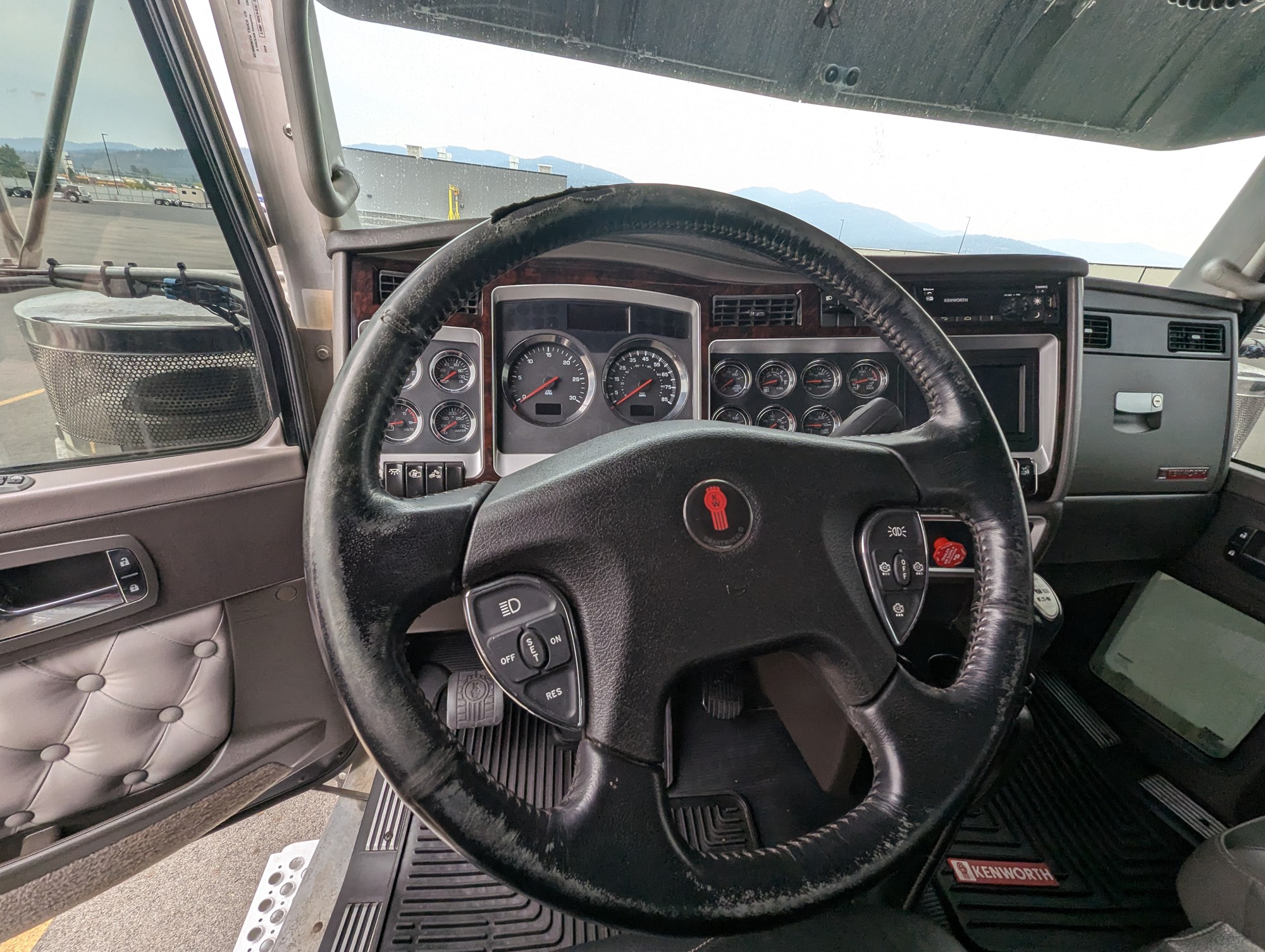 2023 Kenworth W900 in Lewiston, ID — photo 6