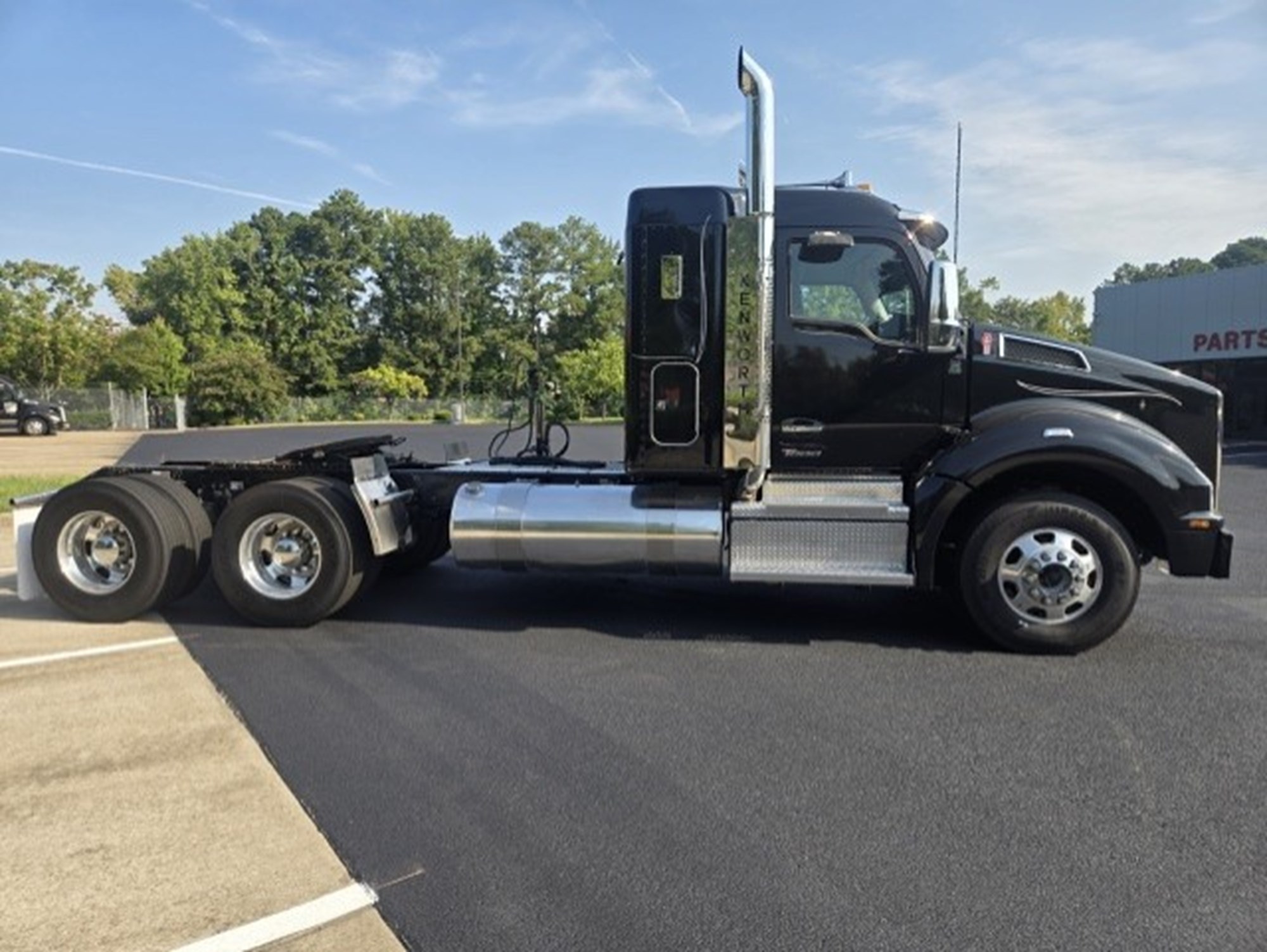 2024 Kenworth T880 in Chesapeake, VA — photo 3
