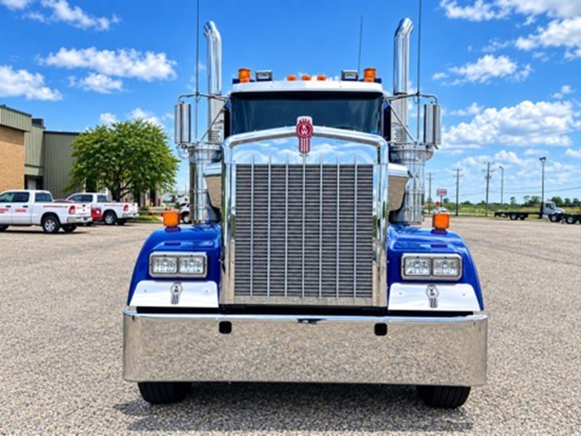 2024 Kenworth W900 in Lynchburg, VA — photo 2