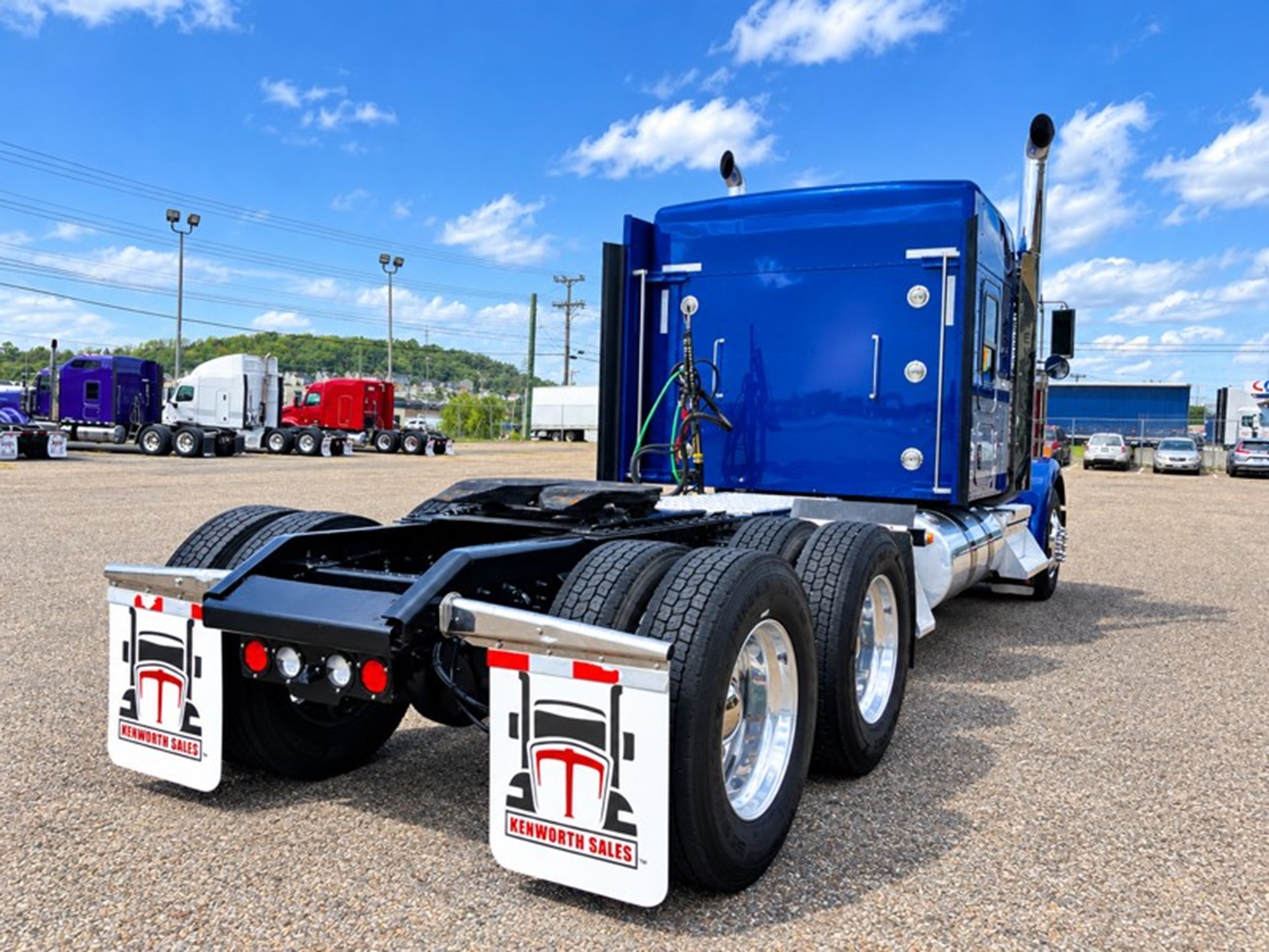2024 Kenworth W900 in Lynchburg, VA — photo 4
