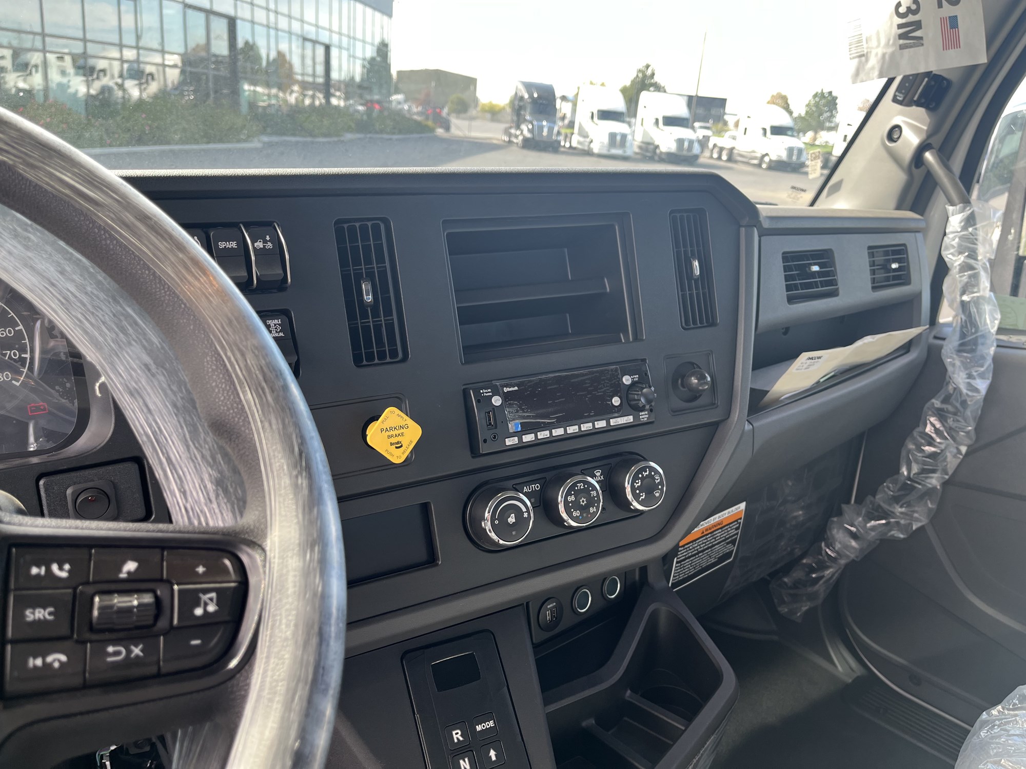 2026 Kenworth T280 - image 4 of 4