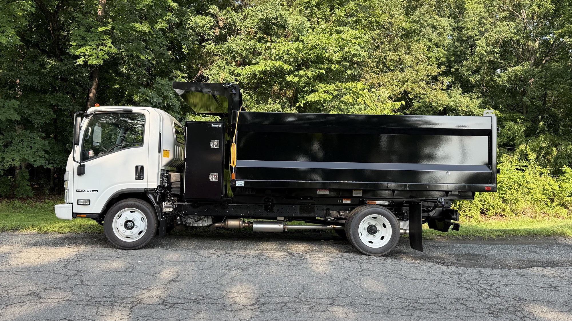 2026 Isuzu NPRGASHD 1F3 2026 Isuzu NPRGASHD 1F3 - image 2 of 6