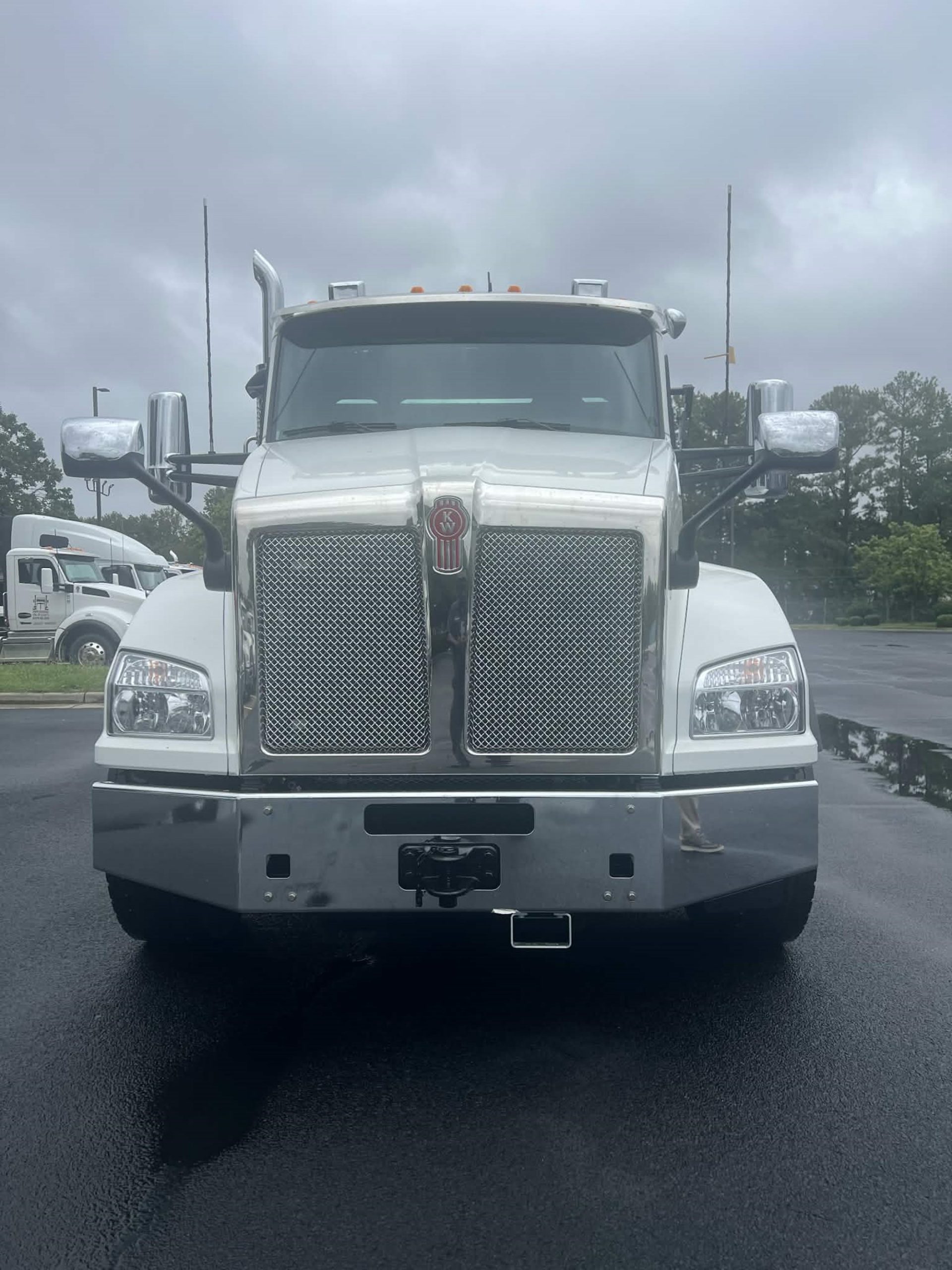 2027 Kenworth T880 in Chesapeake, VA — photo 2