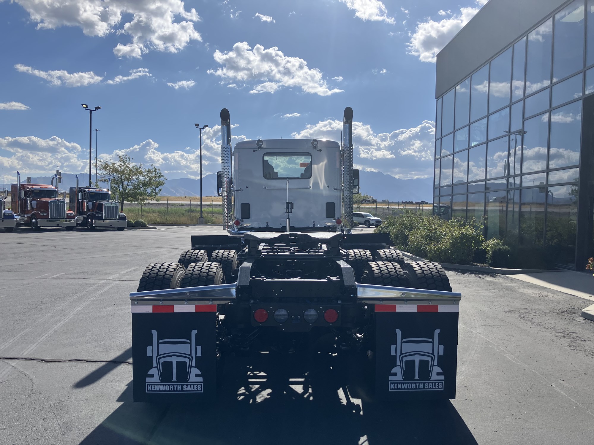 2027 Kenworth T880 in Salt Lake, UT — photo 4