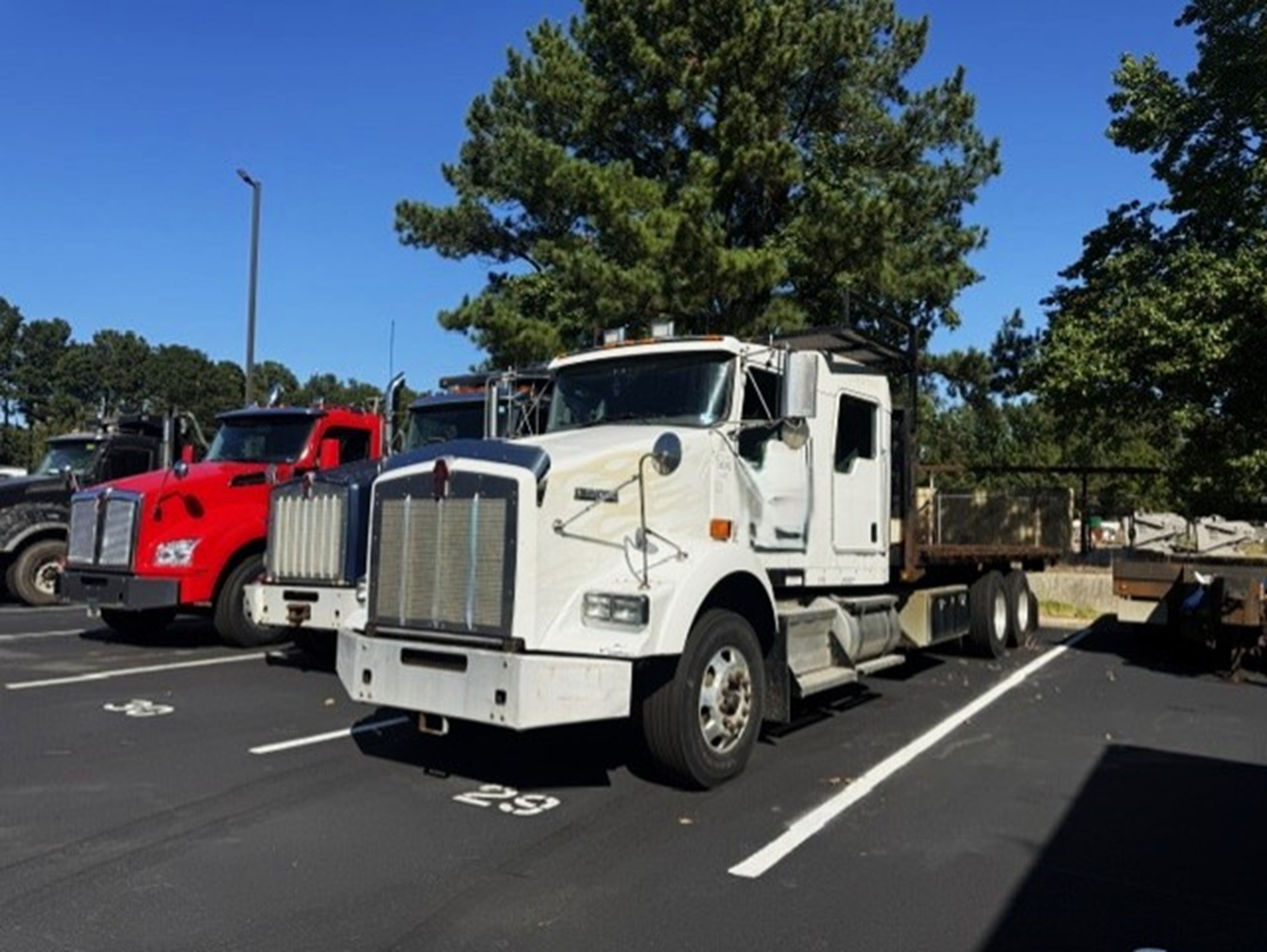 2013 Kenworth T800 in Chesapeake, VA — photo 2