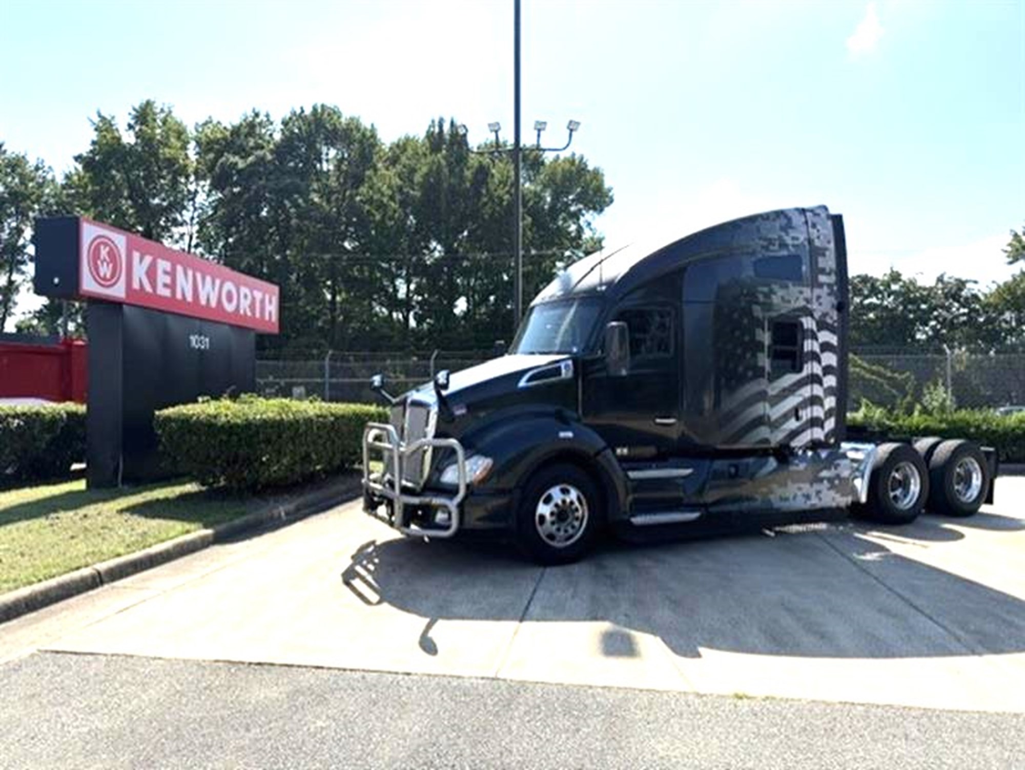 2022 Kenworth T680 in Chesapeake, VA — photo 2