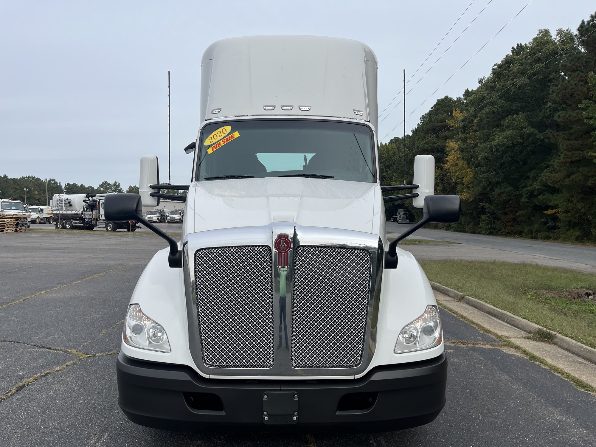 2020 Kenworth T680 in Richmond, VA — photo 2