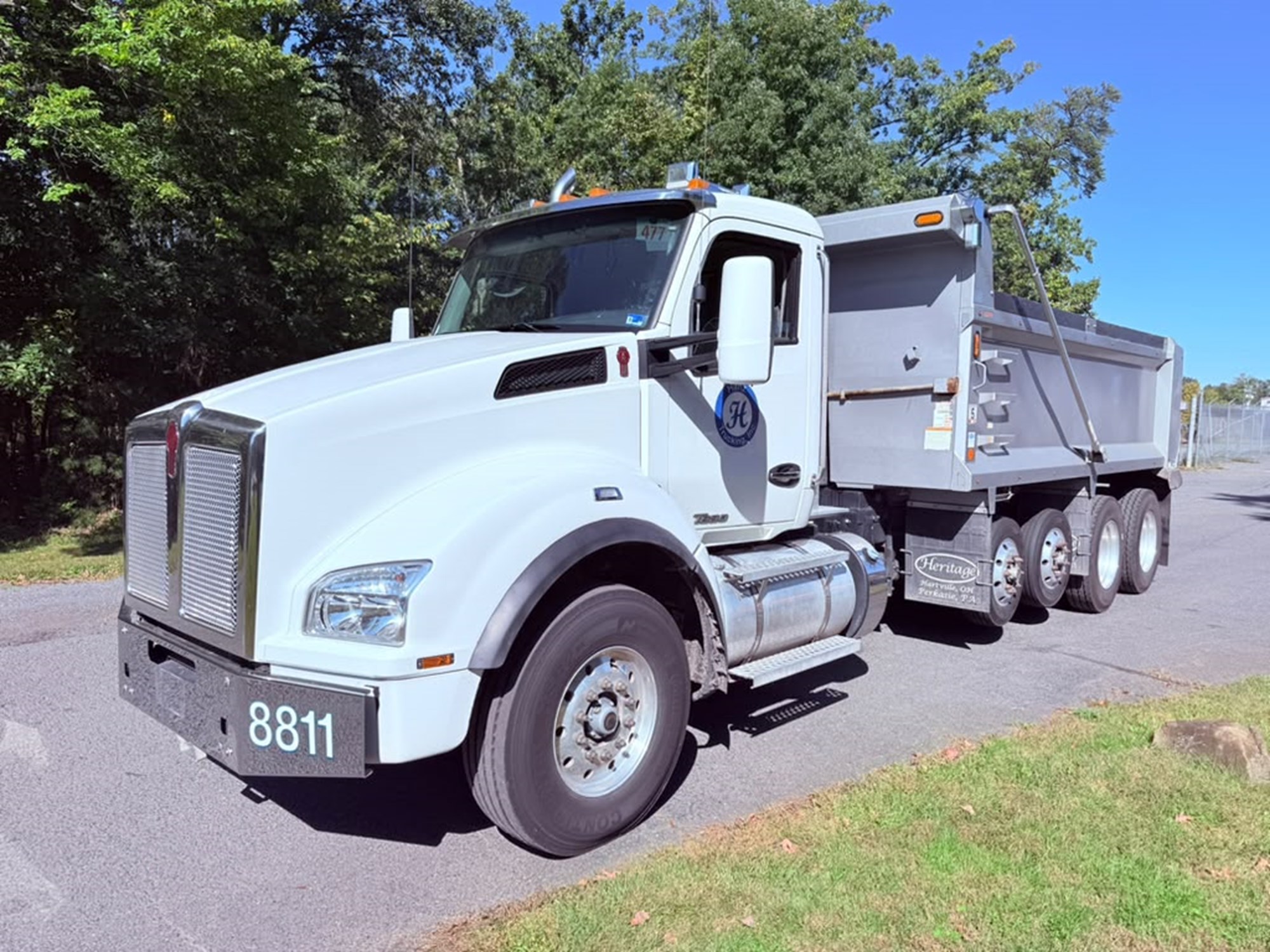 2022 Kenworth T880 - image 1 of 6