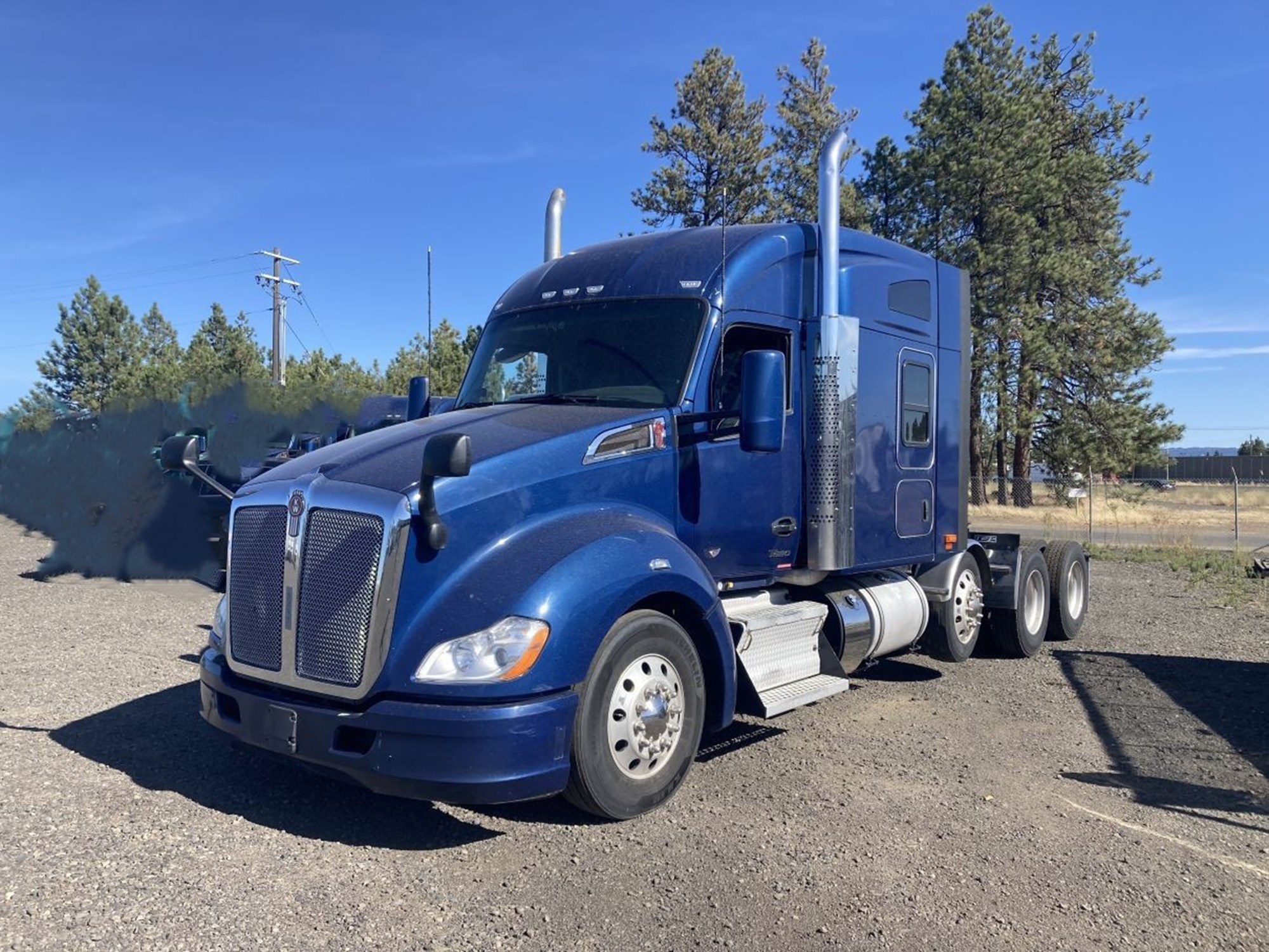 2022 Kenworth T680 - image 1 of 6