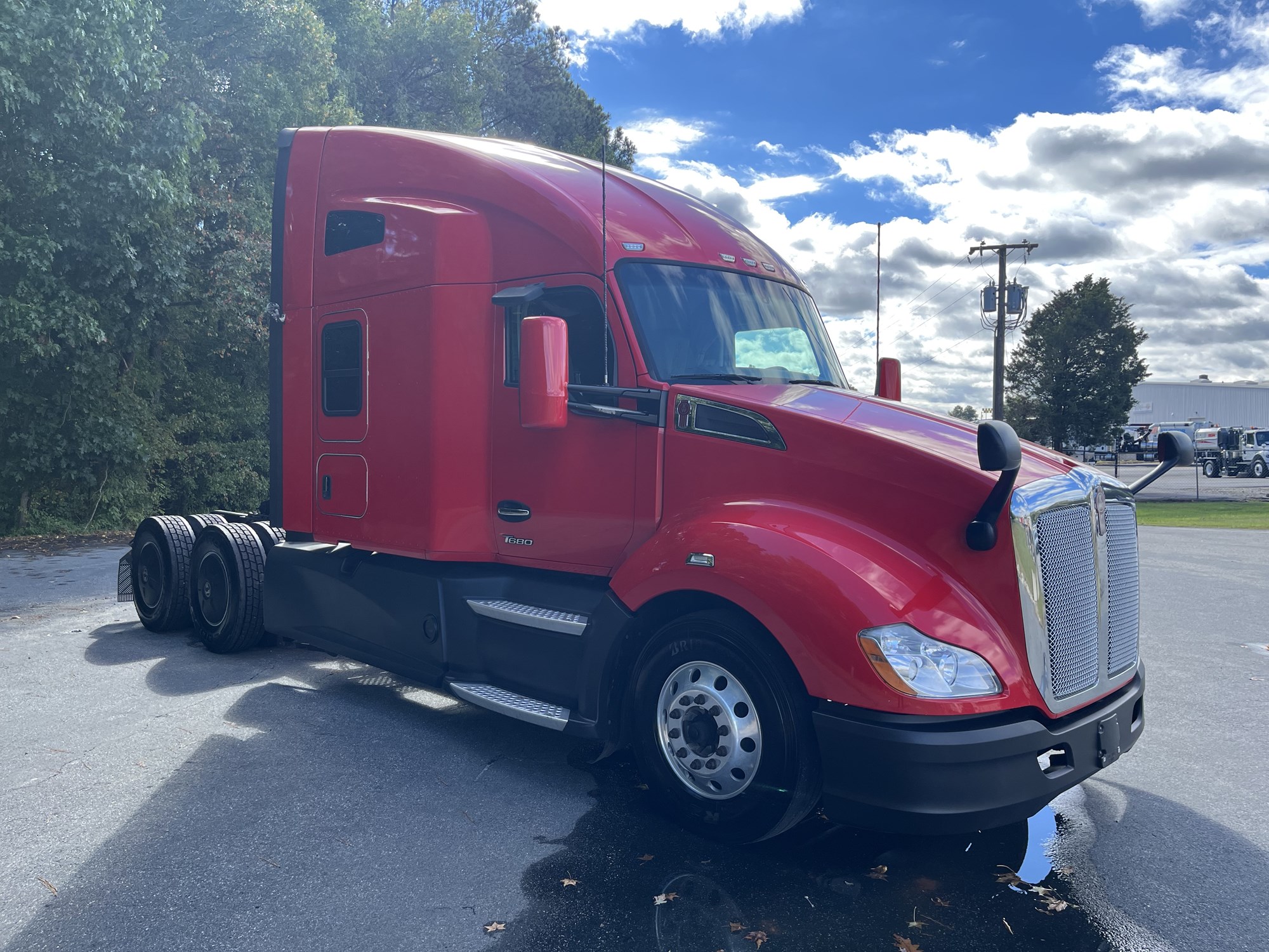 2022 Kenworth T680 in Richmond, VA — photo 2