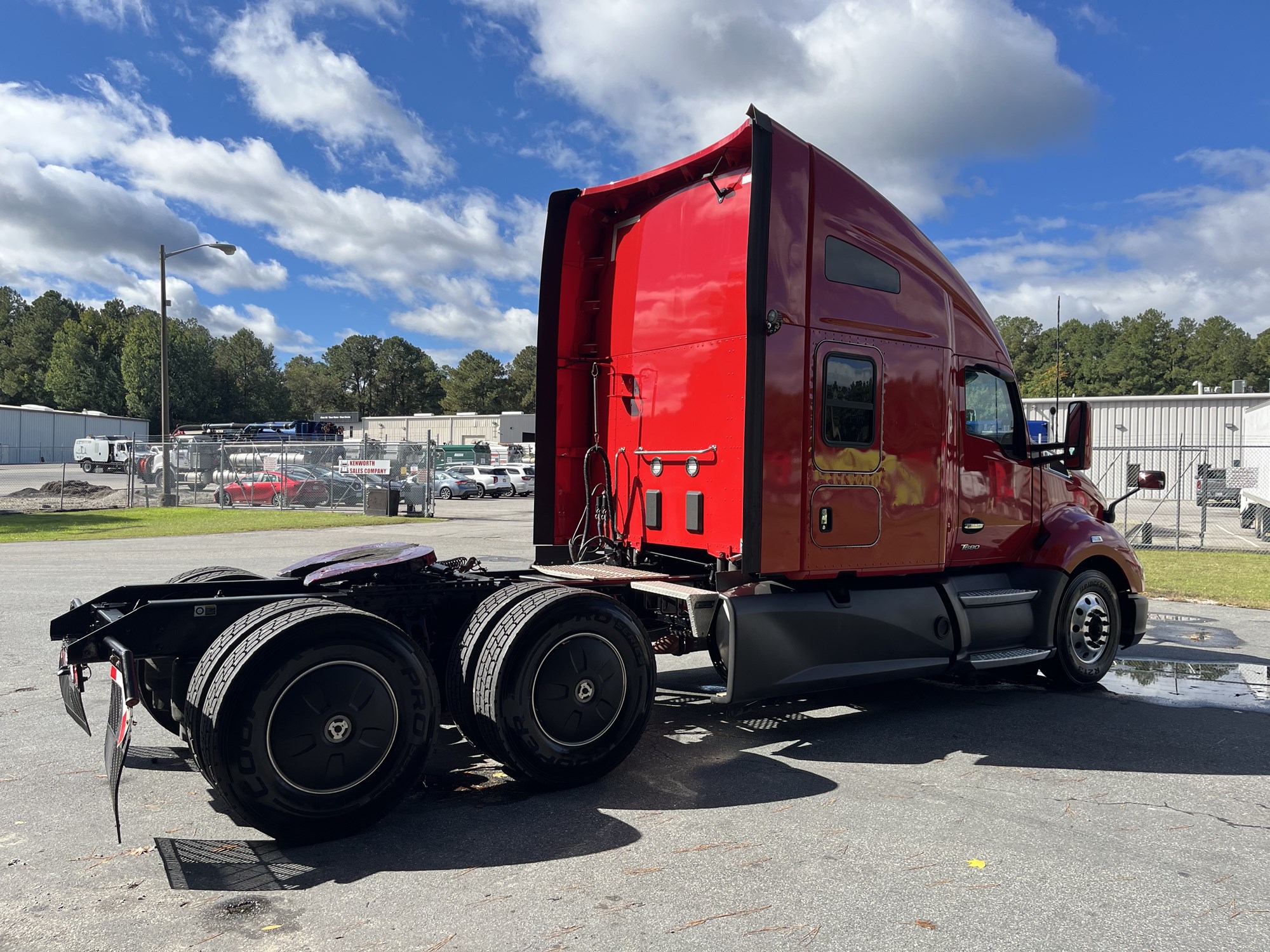 2022 Kenworth T680 in Richmond, VA — photo 3