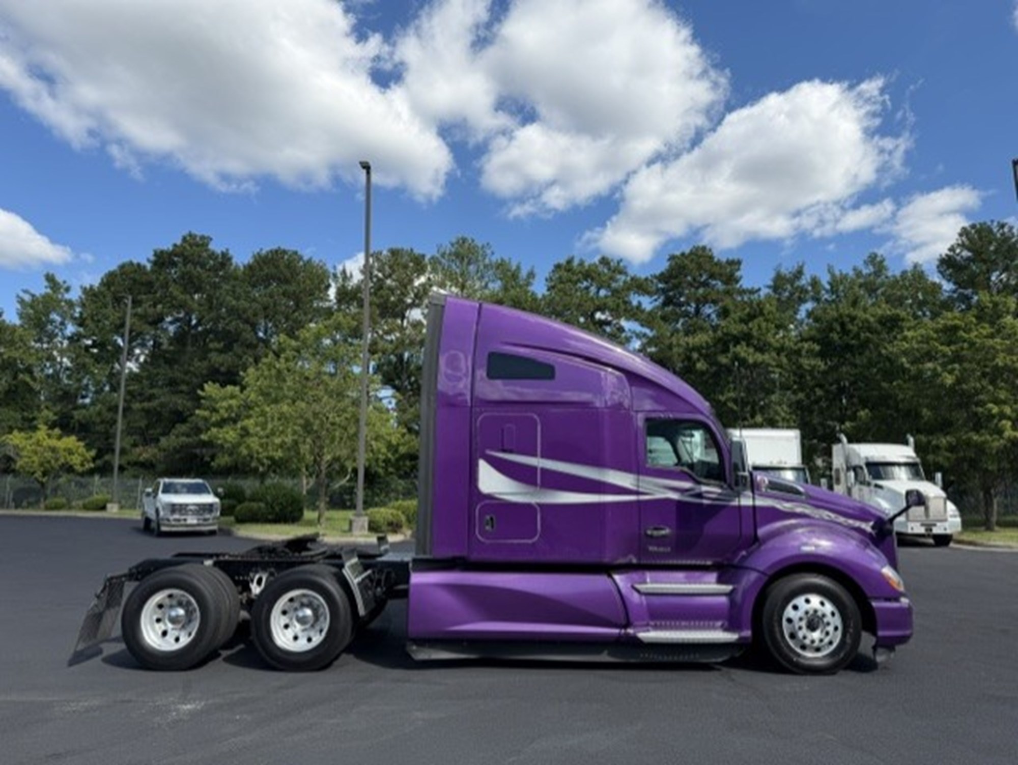 2022 Kenworth T680 in Richmond, VA — photo 3