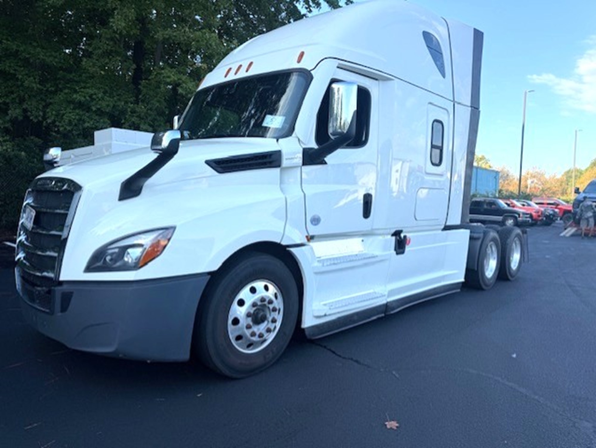 2022 Freightliner Freightliner Cascadia - image 1 of 6