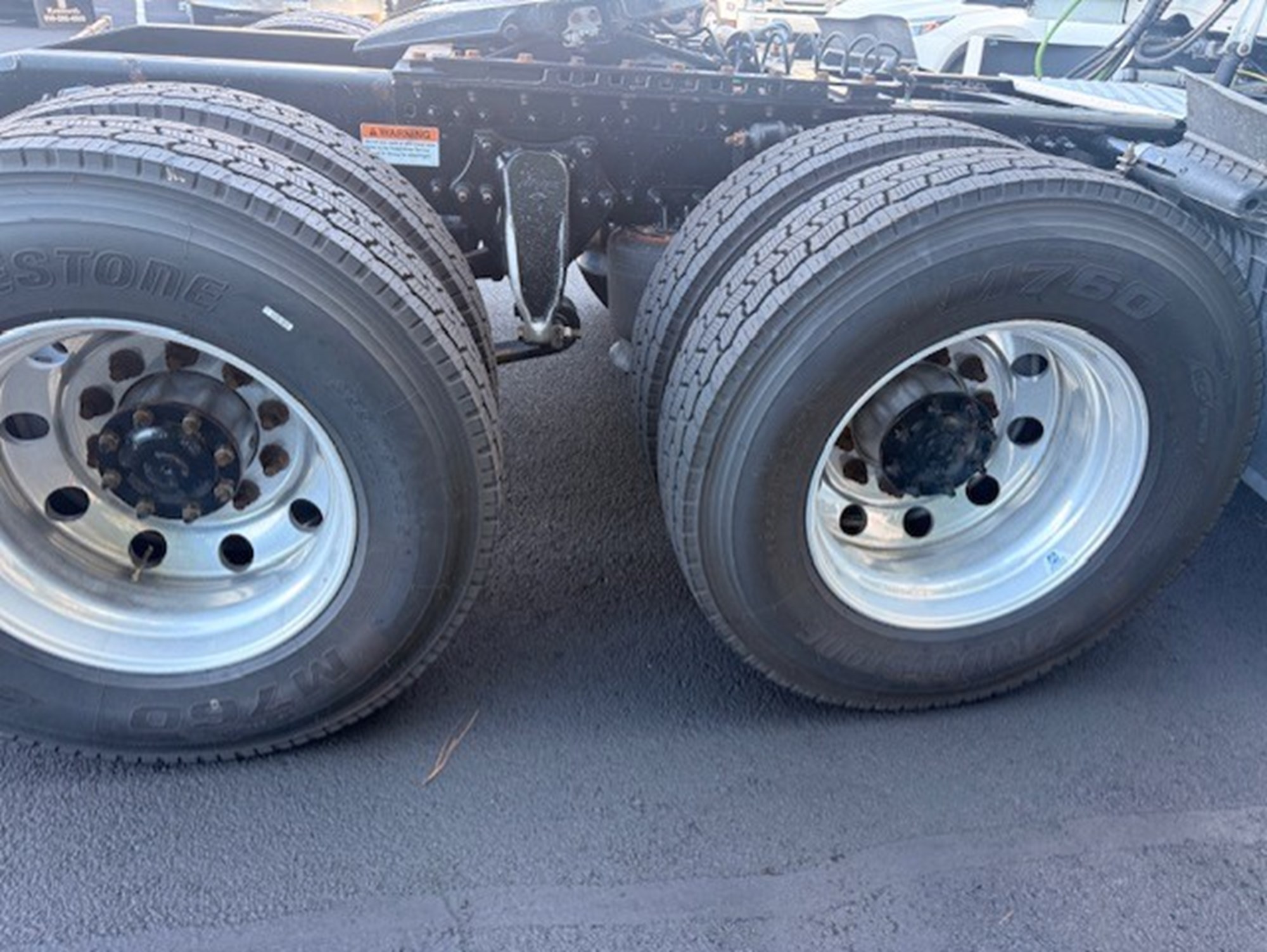 2022 Freightliner Freightliner Cascadia - image 4 of 6