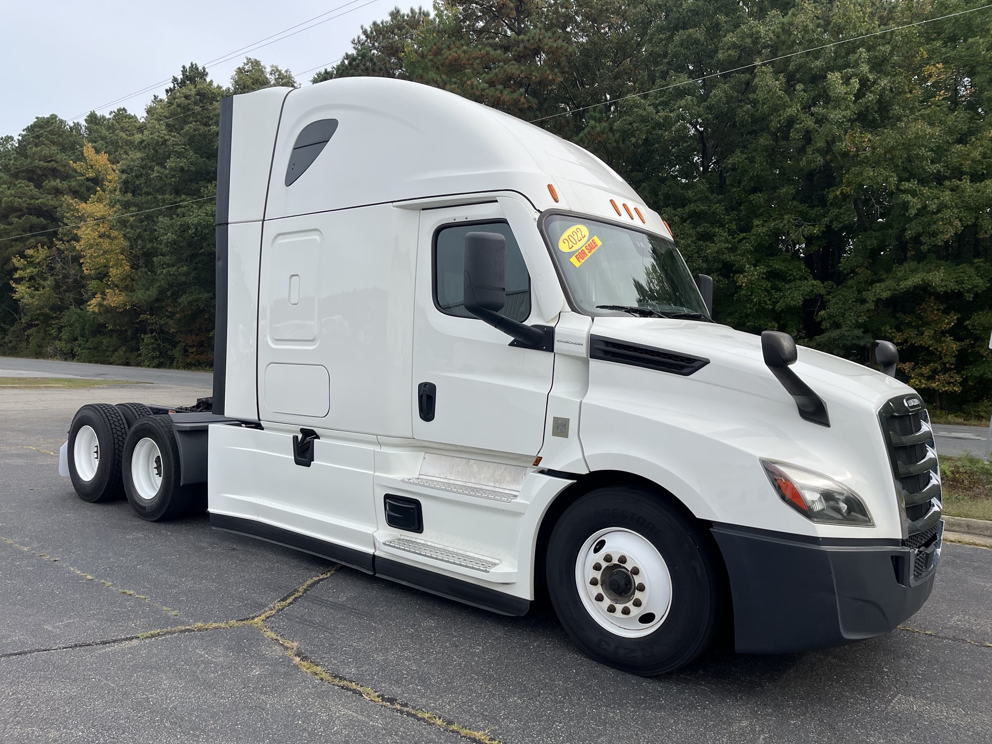 2022 Freightliner Cascadia 2022 Freightliner Cascadia - image 3 of 6