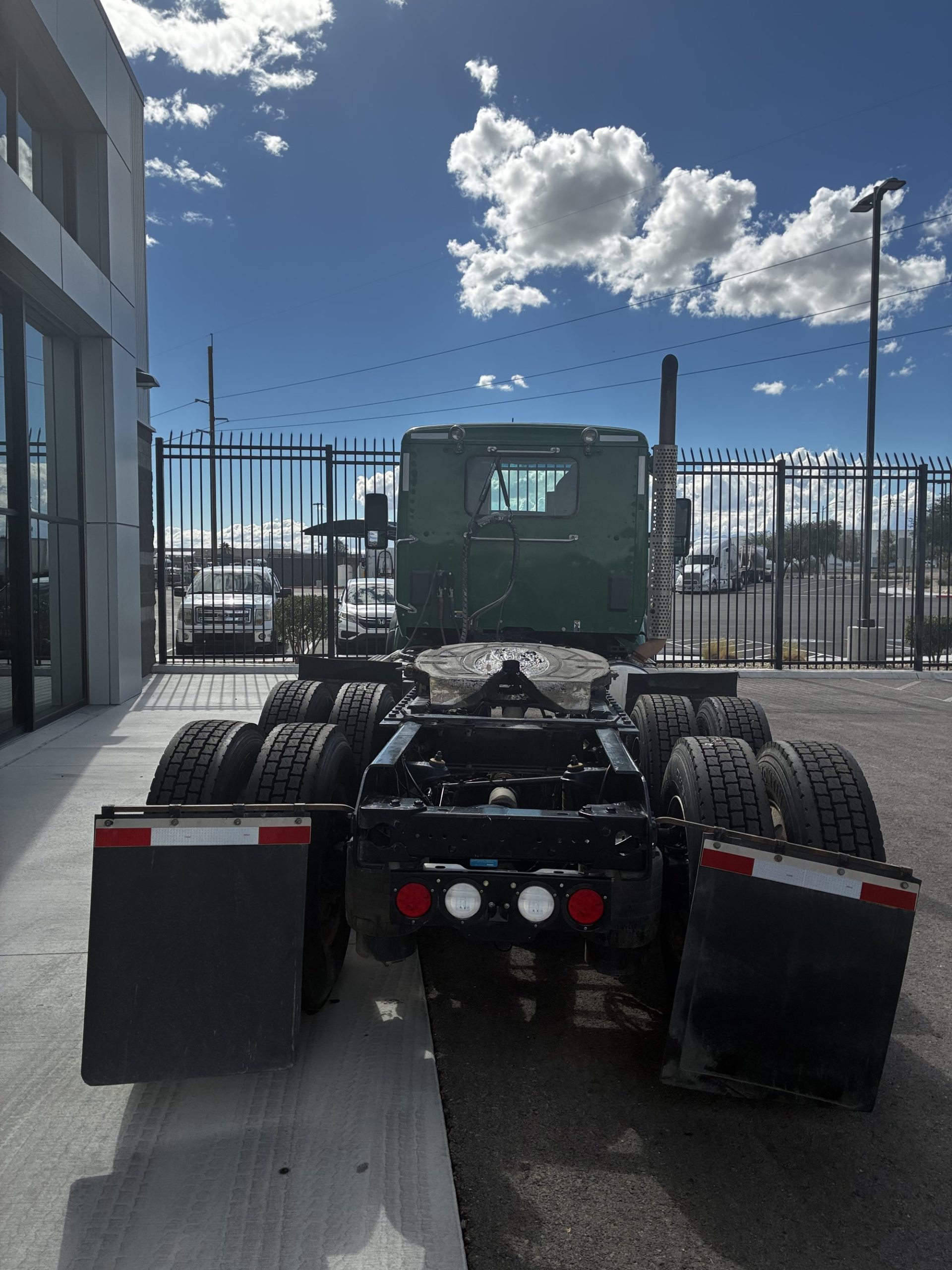 2023 Kenworth T800 in Las Vegas, NV — photo 5