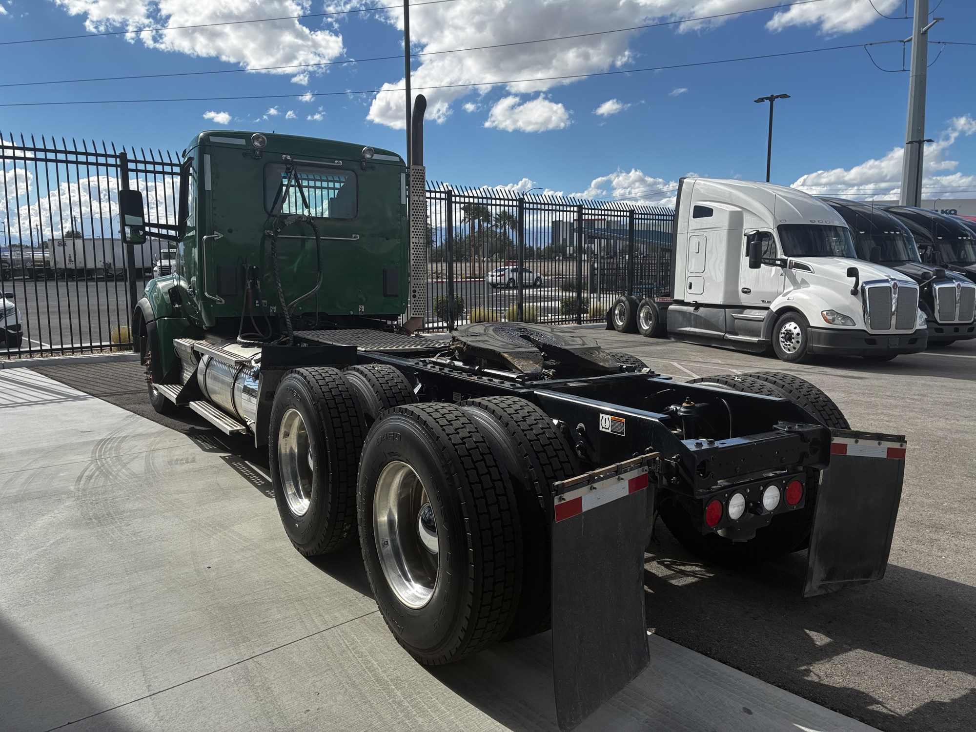 2023 Kenworth T800 in Las Vegas, NV — photo 6