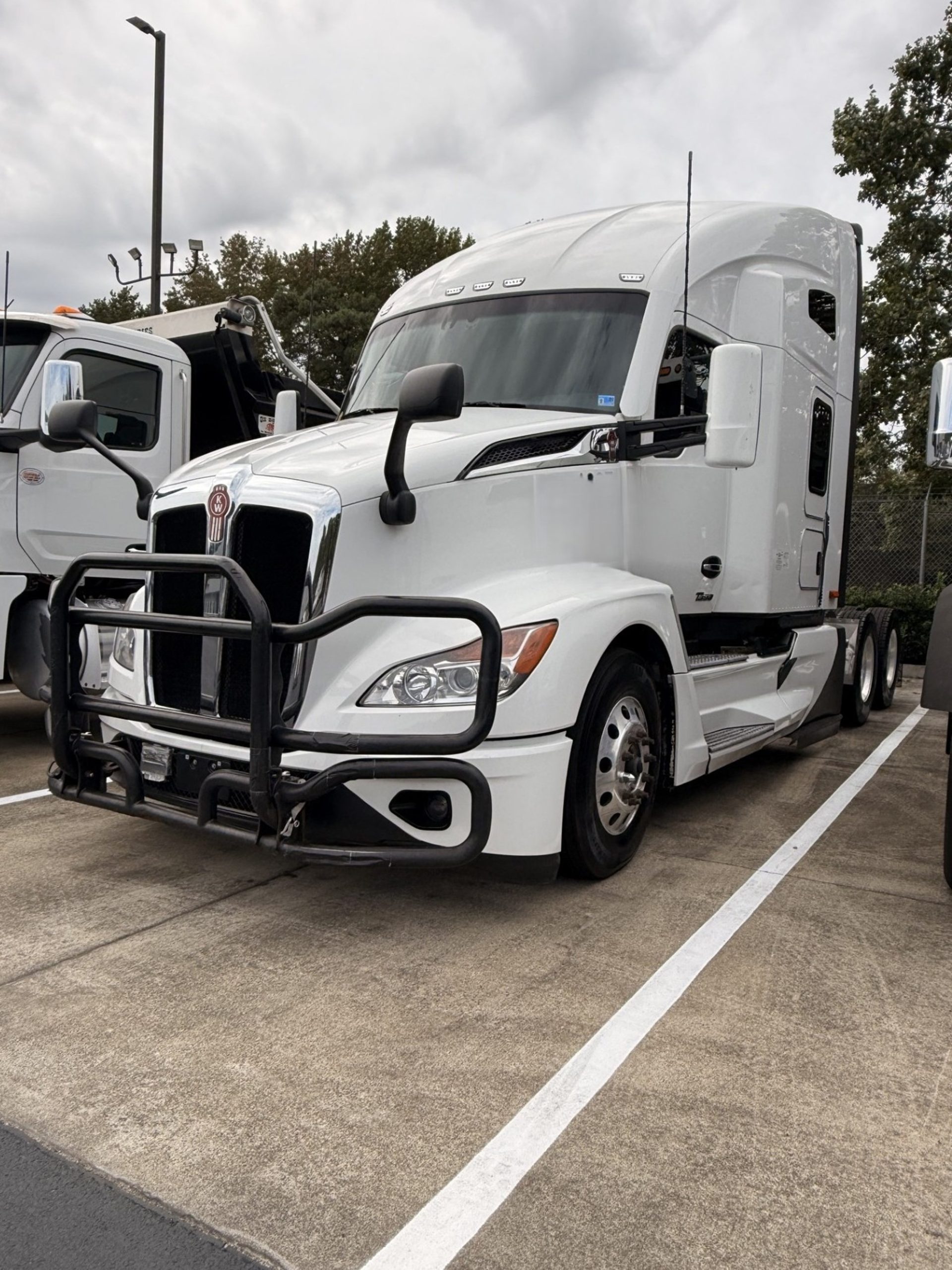 2023 Kenworth T680 in Chesapeake, VA — photo 2