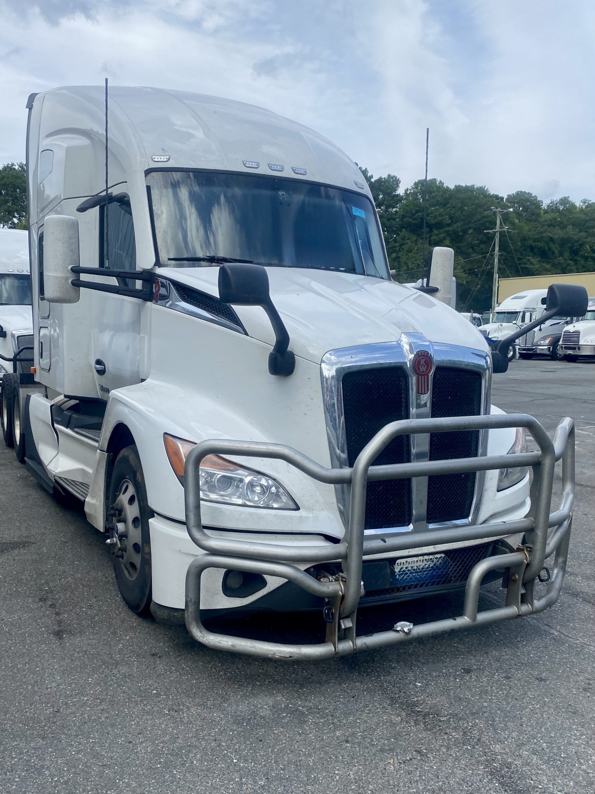 2023 Kenworth T680 - image 2 of 2
