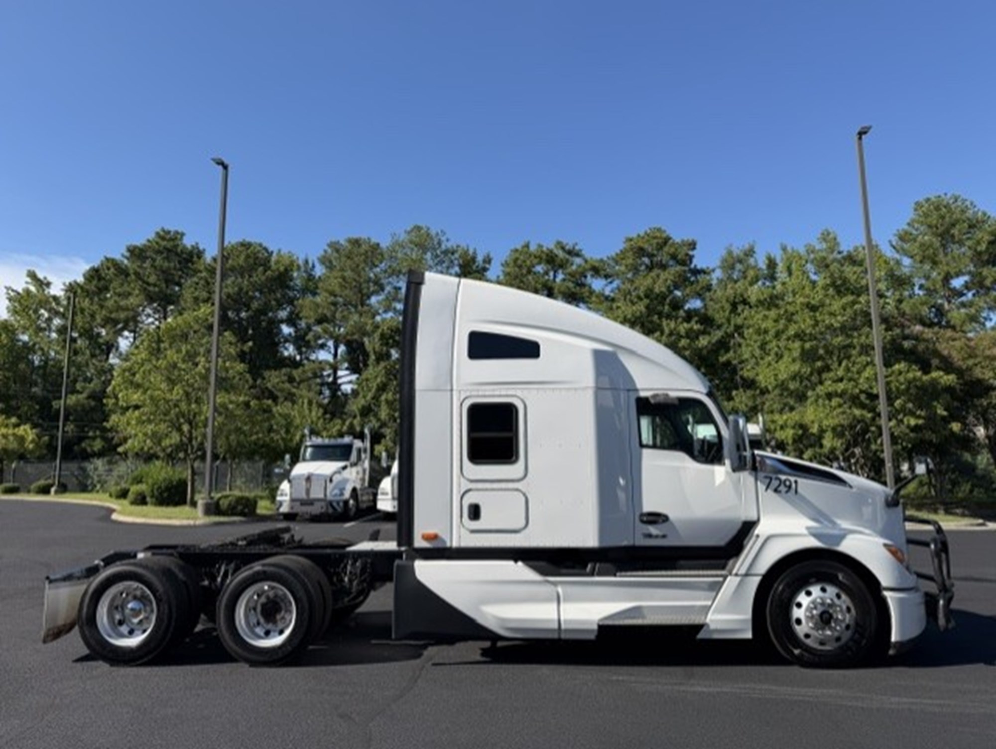 2023 Kenworth T680 Next Gen 2023 Kenworth T680 Next Gen - image 2 of 6