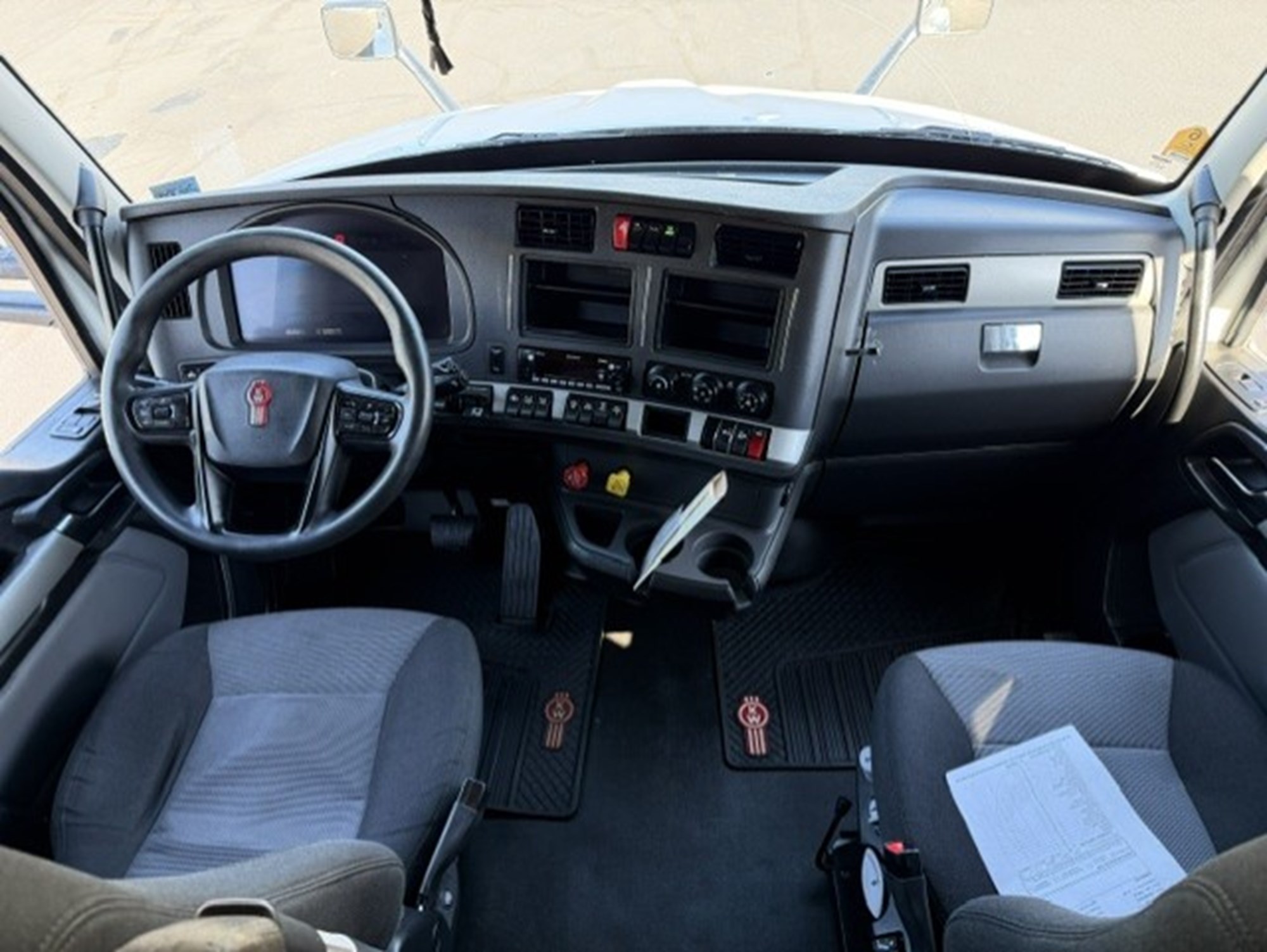 2023 Kenworth T680 Next Gen 2023 Kenworth T680 Next Gen - image 5 of 6
