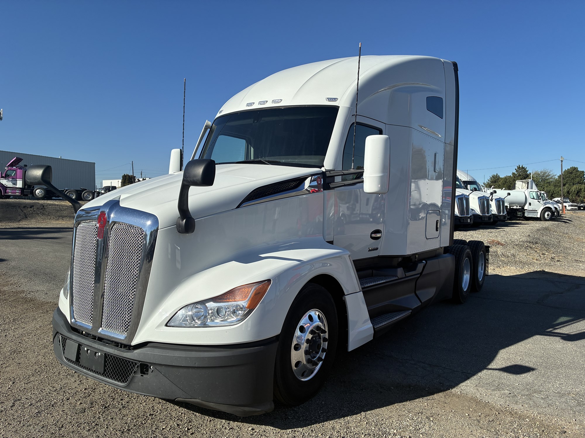 2023 Kenworth T680 Next Gen 2023 Kenworth T680 Next Gen - image 1 of 6