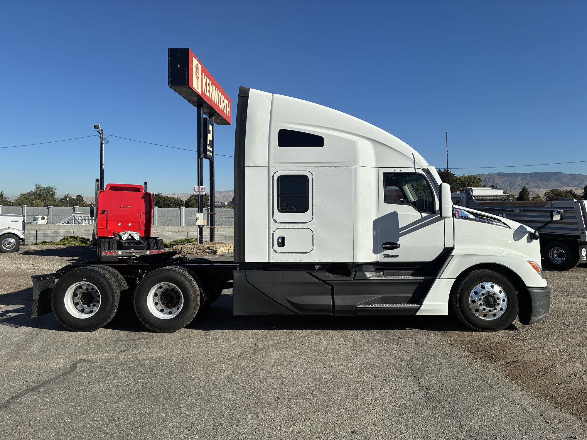 2023 Kenworth T680 Next Gen 2023 Kenworth T680 Next Gen - image 6 of 6