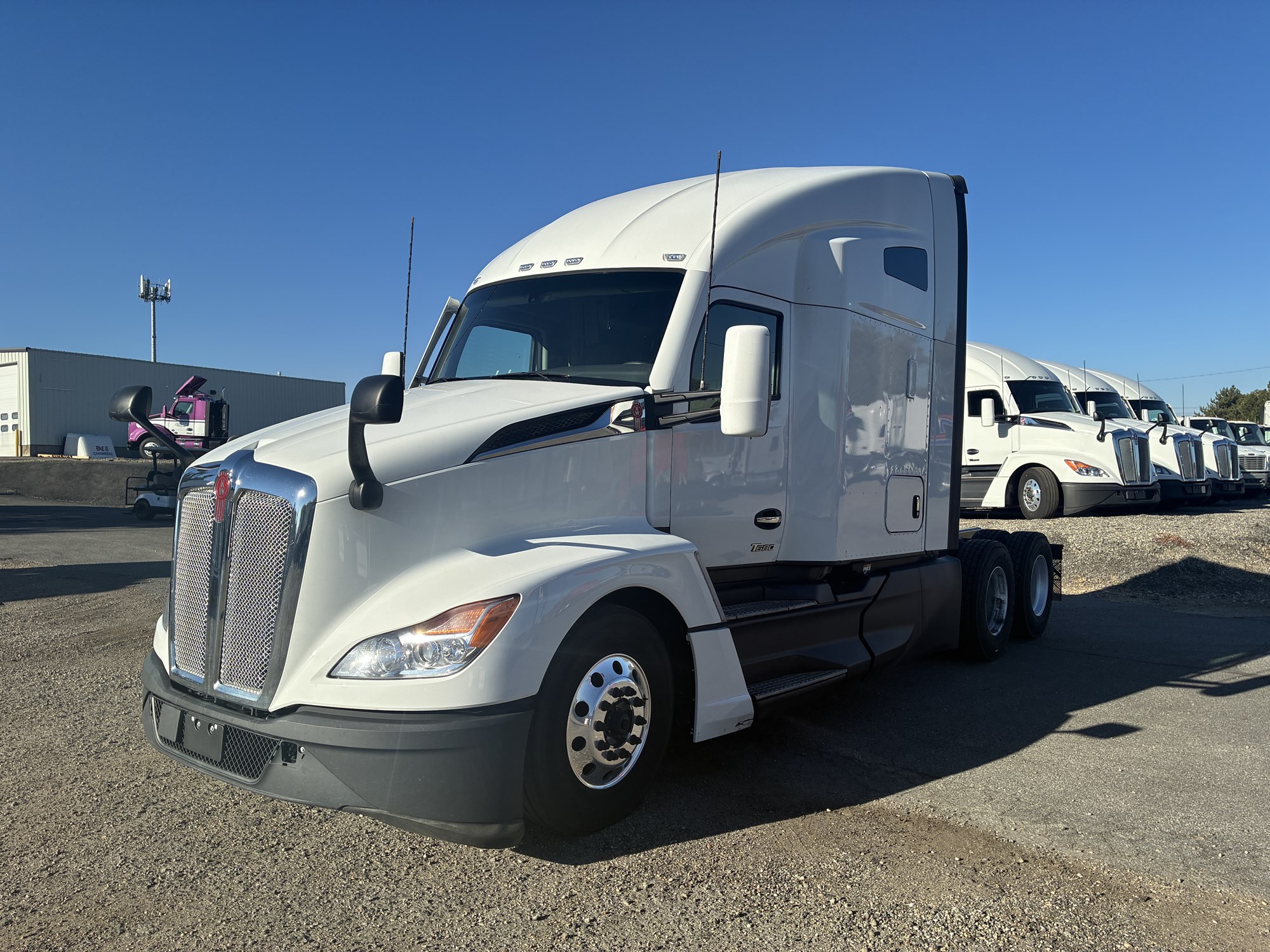 2023 Kenworth T680 Next Gen 2023 Kenworth T680 Next Gen - image 1 of 6