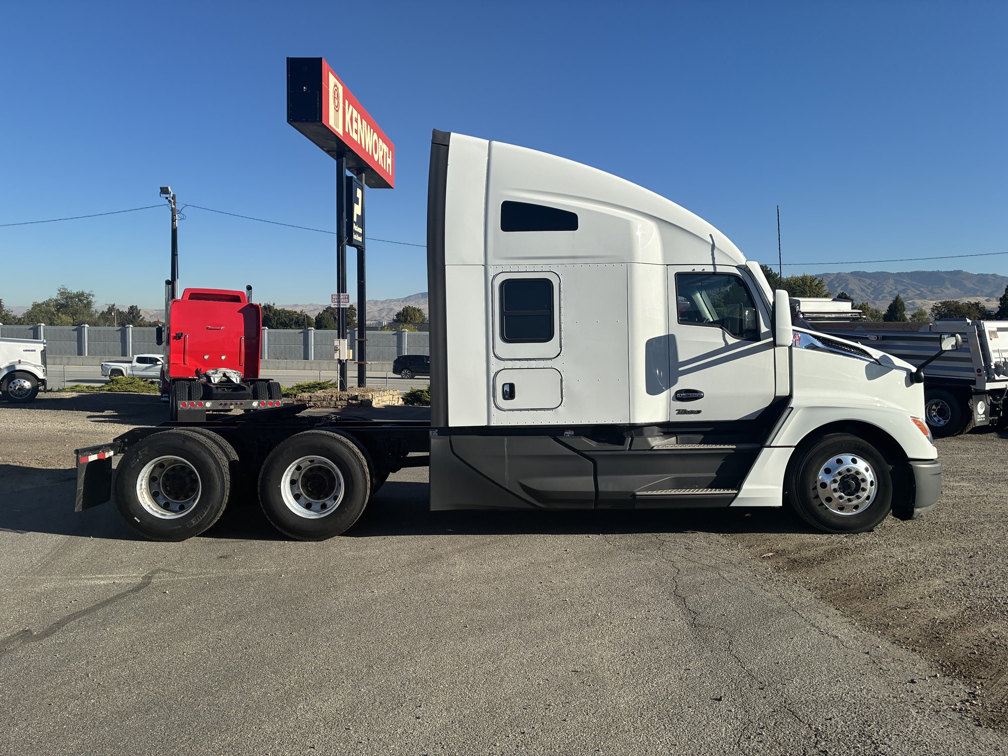 2023 Kenworth T680 Next Gen 2023 Kenworth T680 Next Gen - image 6 of 6