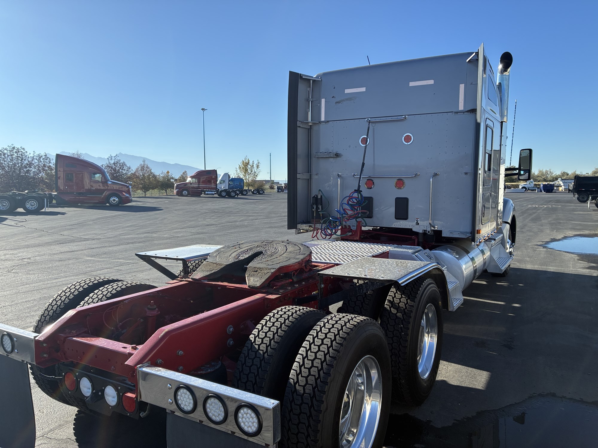 2023 Kenworth T880 2023 Kenworth T880 - image 6 of 6