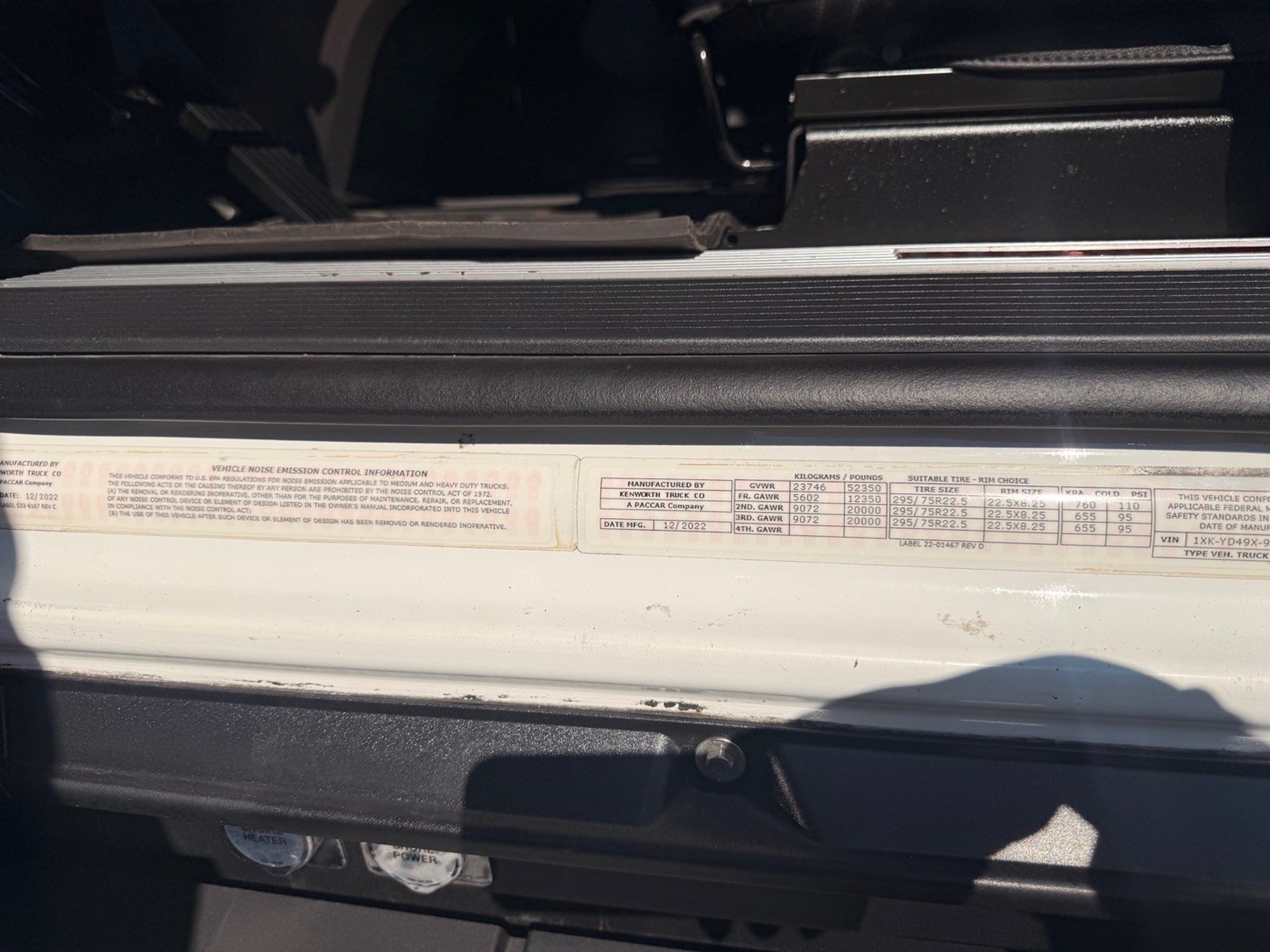 2023 Kenworth T680 2023 Kenworth T680 - image 3 of 6