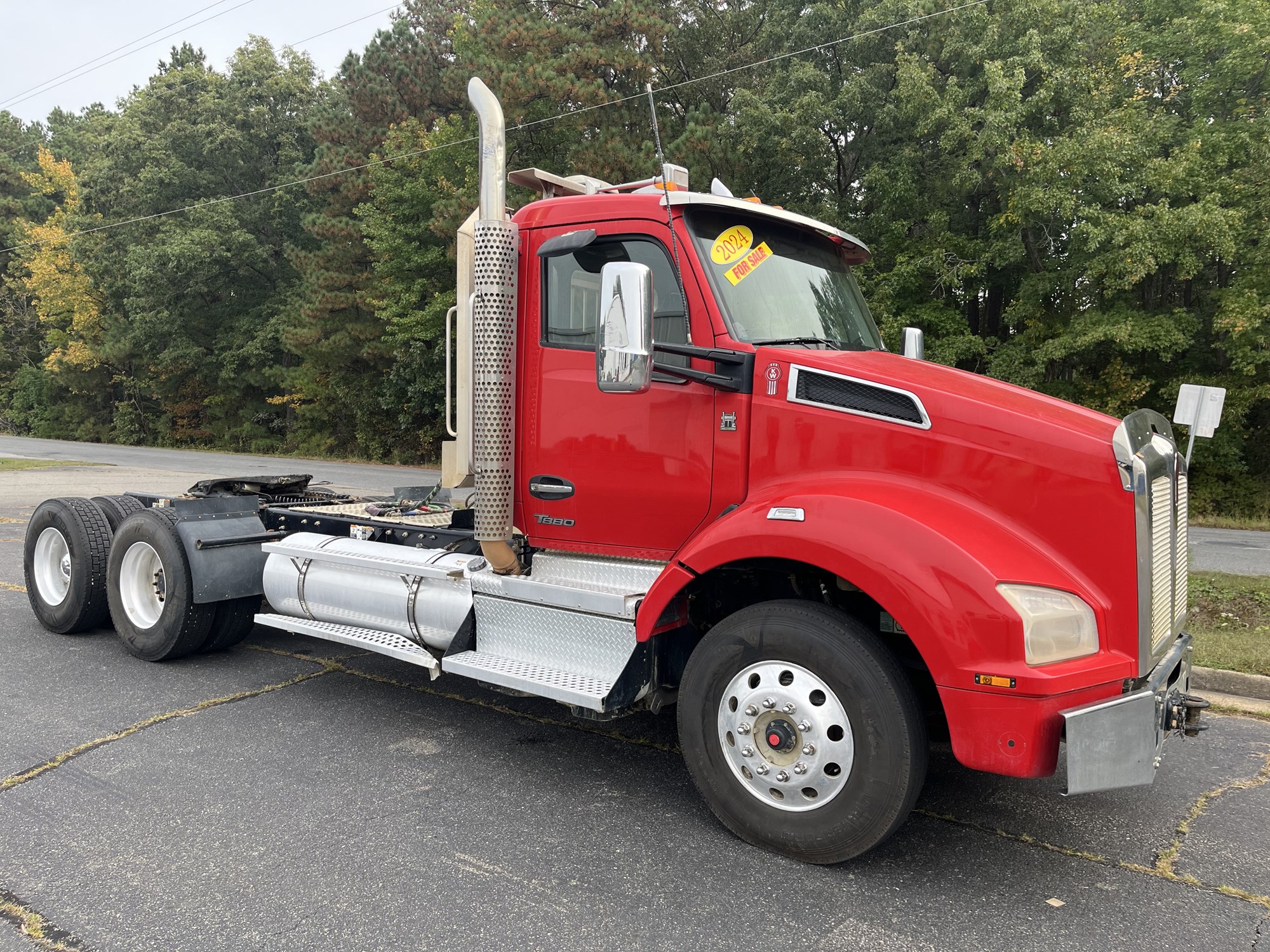 2024 Kenworth T880 - image 3 of 6