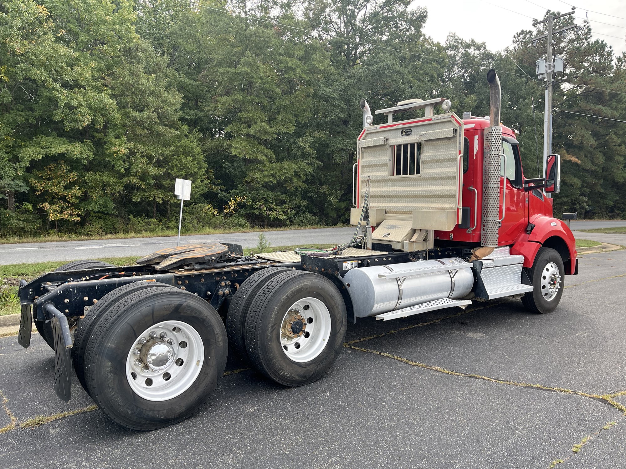 2024 Kenworth T880 - image 4 of 6