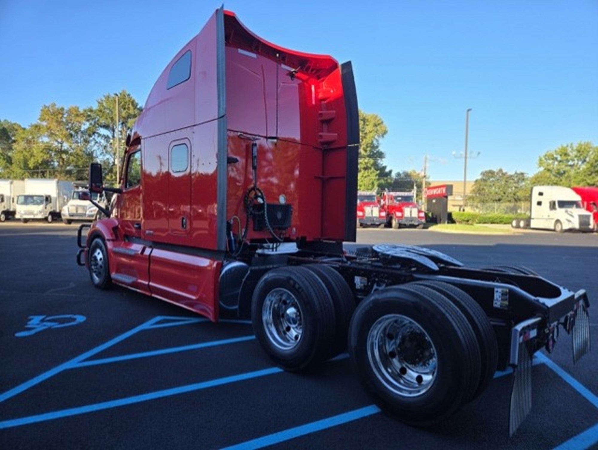 2024 Kenworth T680 - image 3 of 6