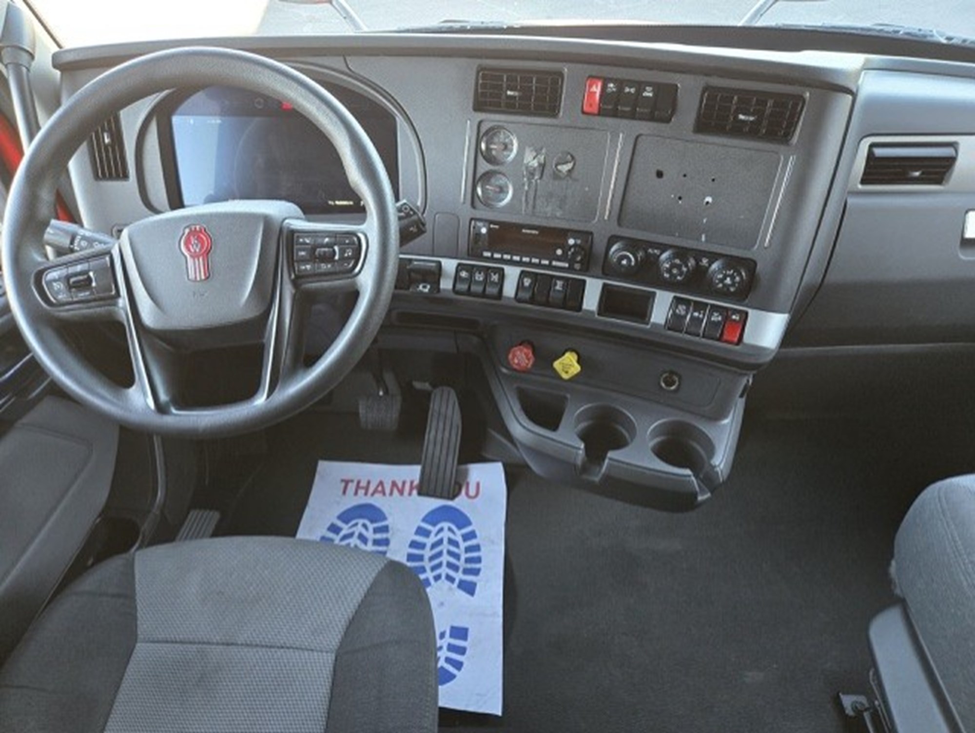 2024 Kenworth T680 - image 5 of 6