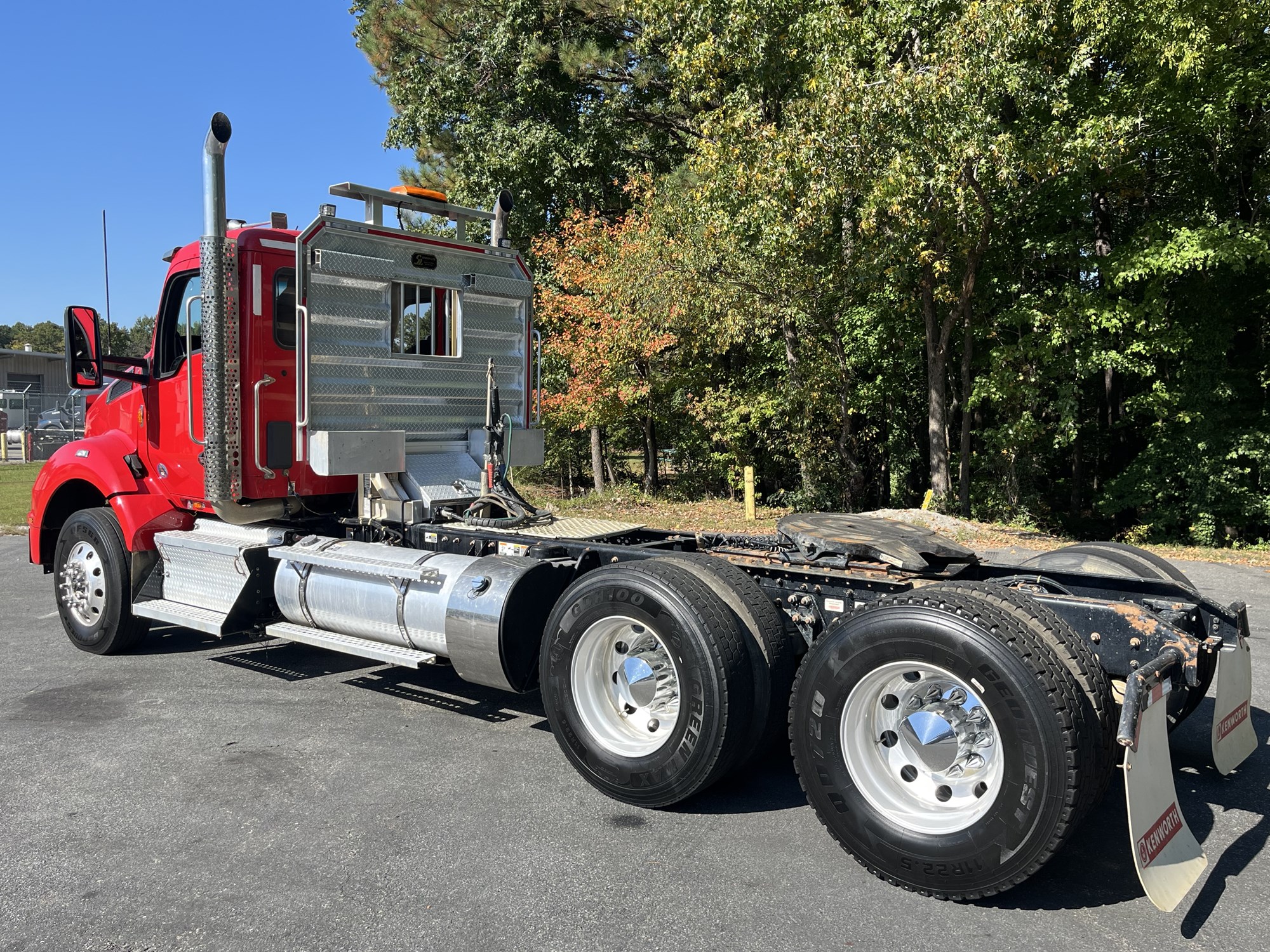 2024 Kenworth T880 - image 6 of 6
