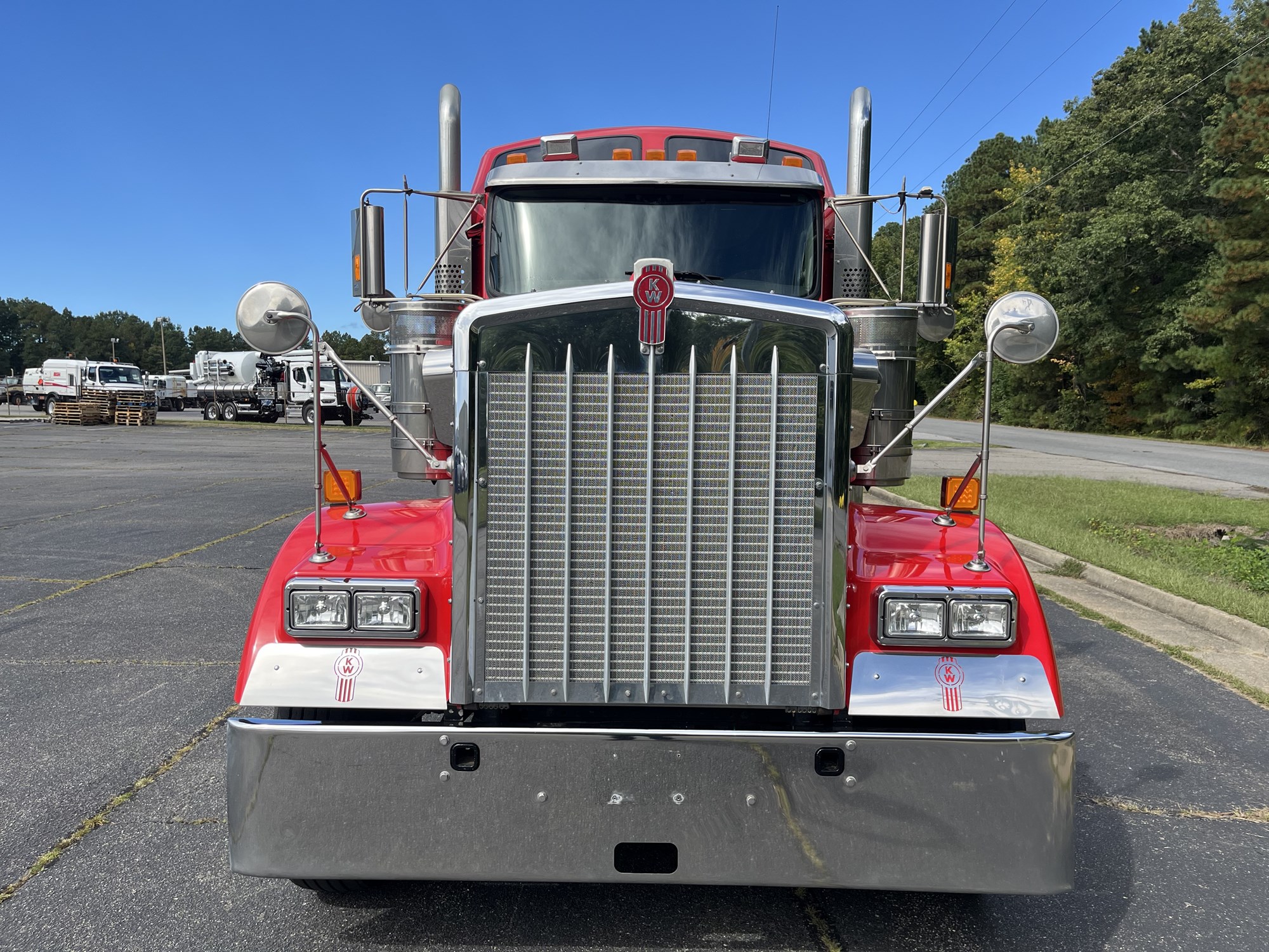 2024 Kenworth W900B - image 2 of 6