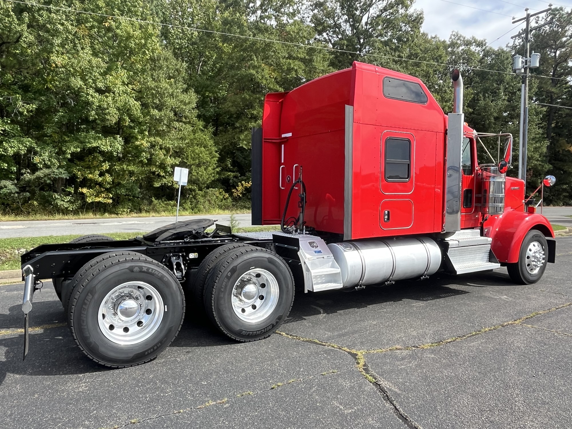 2024 Kenworth W900B - image 4 of 6