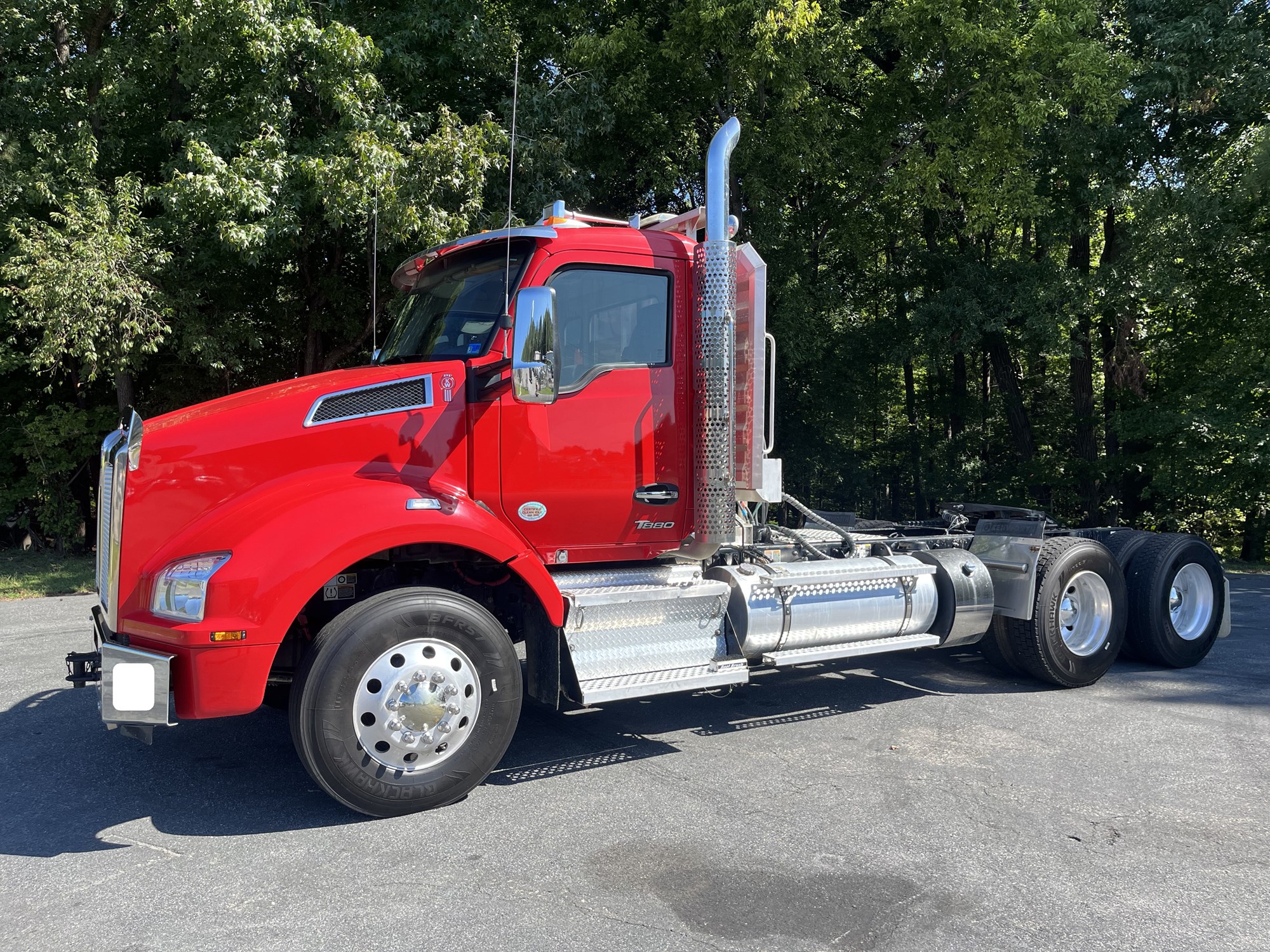 2025 Kenworth T880 - image 1 of 6