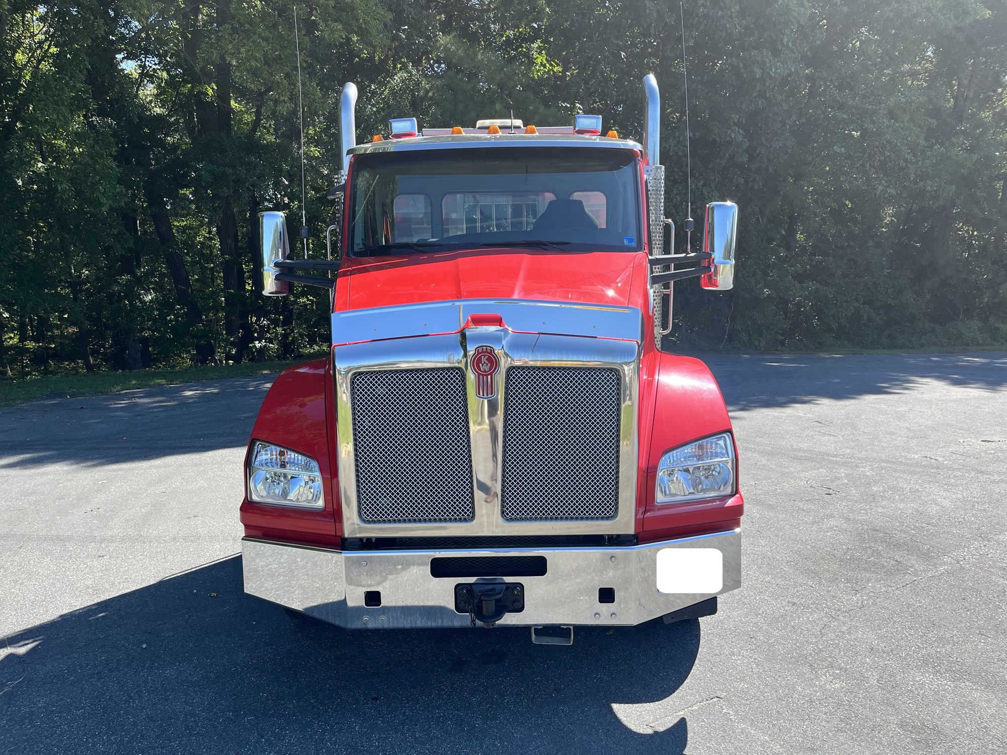 2025 Kenworth T880 - image 2 of 6