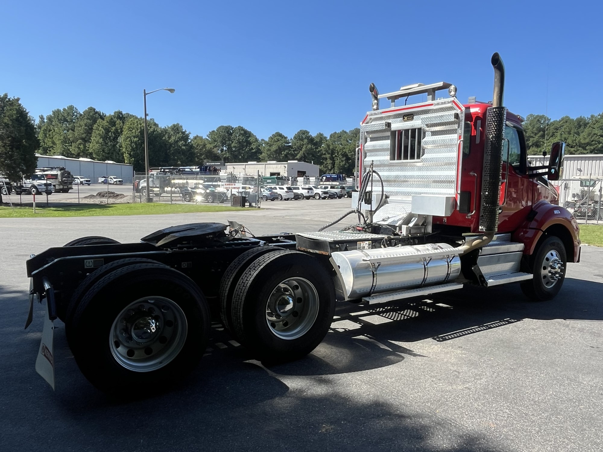 2025 Kenworth T880 - image 5 of 6