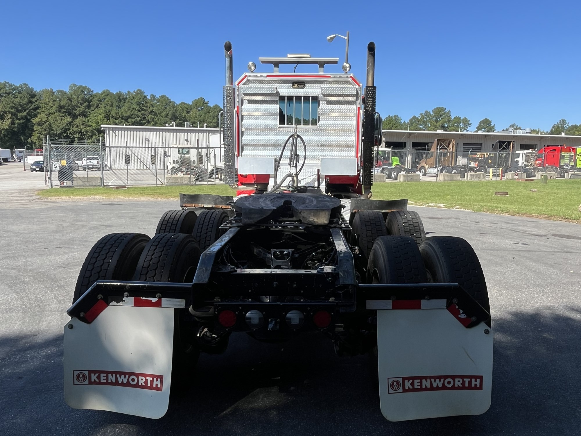 2025 Kenworth T880 - image 6 of 6