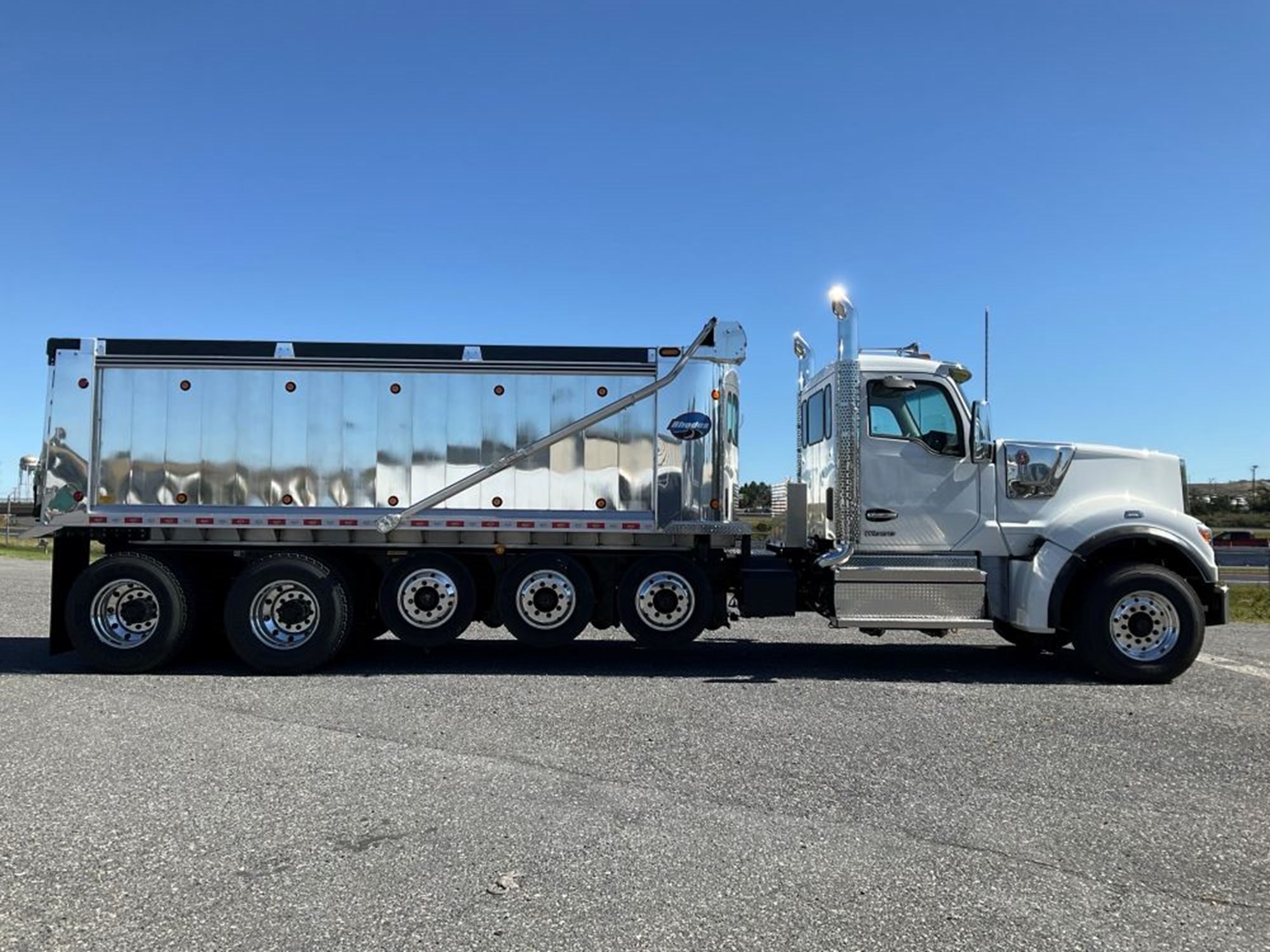 2027 Kenworth W990 in Ashland, VA — photo 5