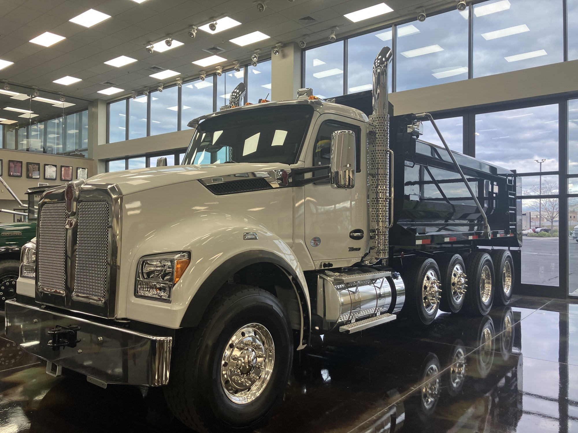 2027 Kenworth T880 in Salt Lake, UT — photo 2