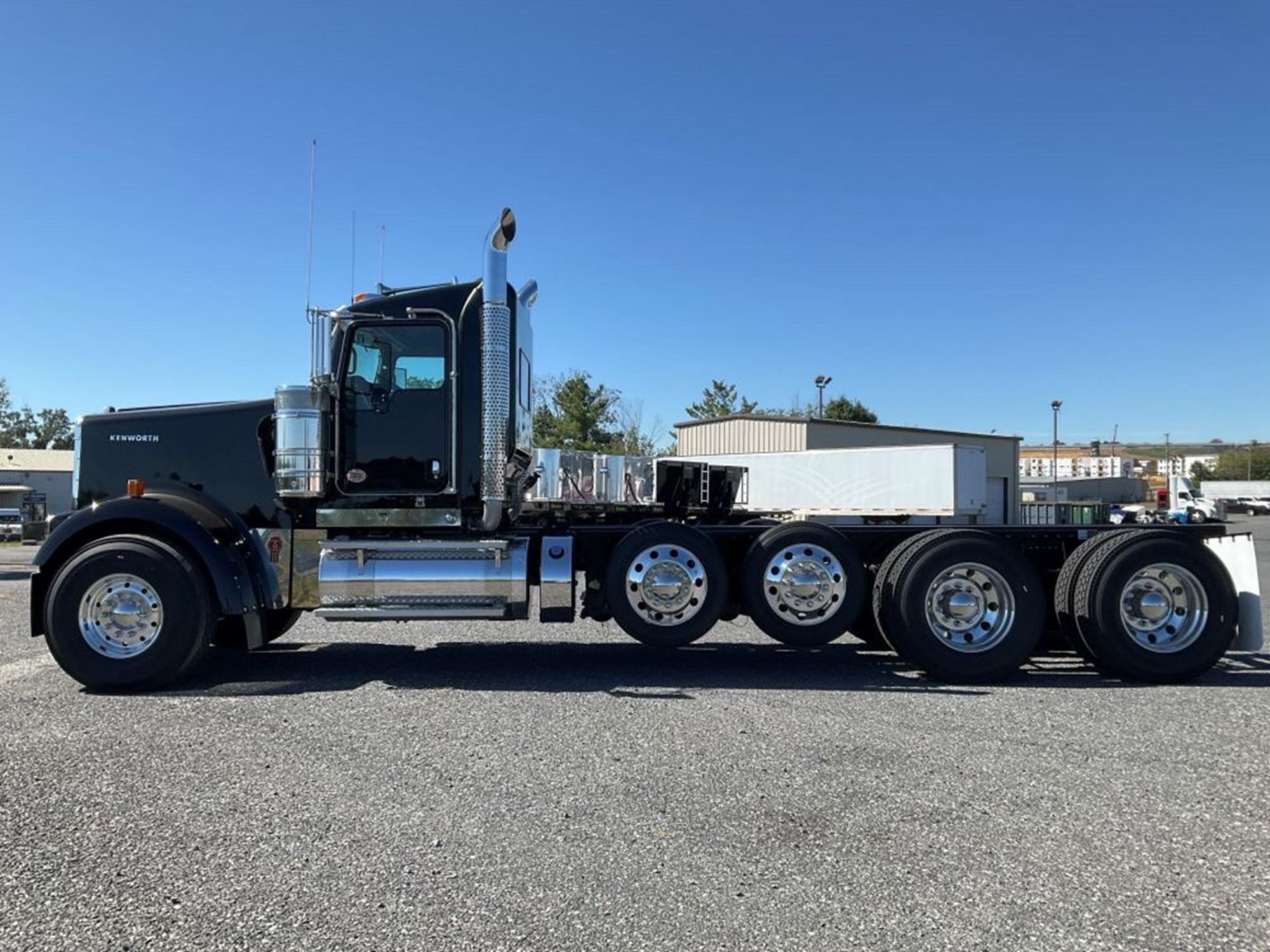 2027 Kenworth W900 — photo 2